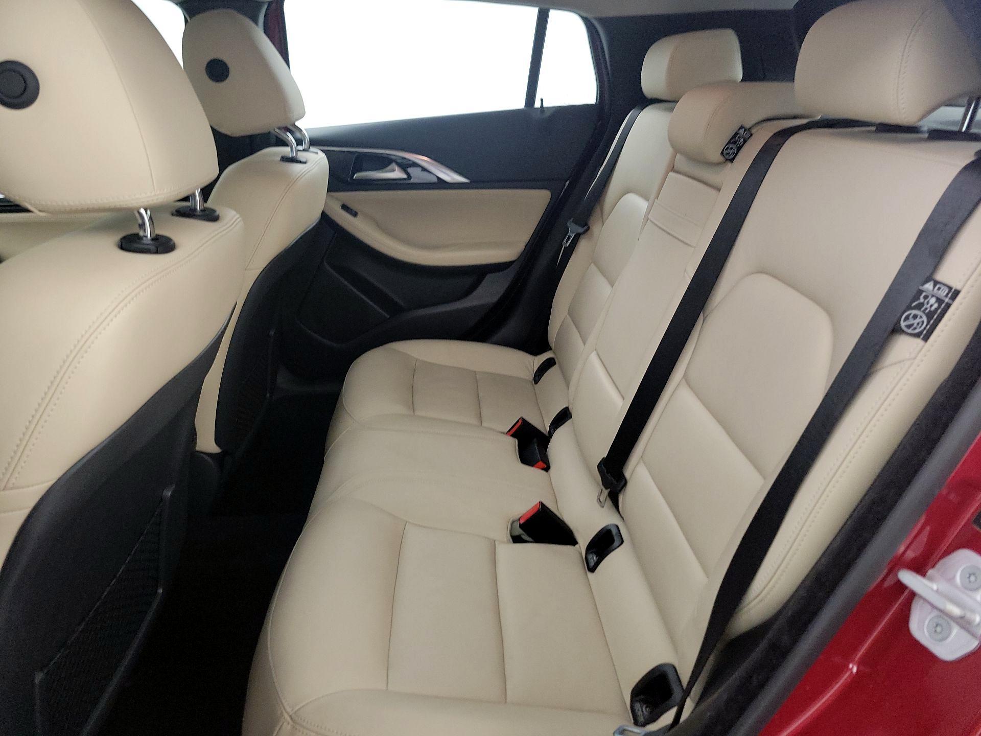 Thumbnail: 2018 INFINITI QX30 - 19