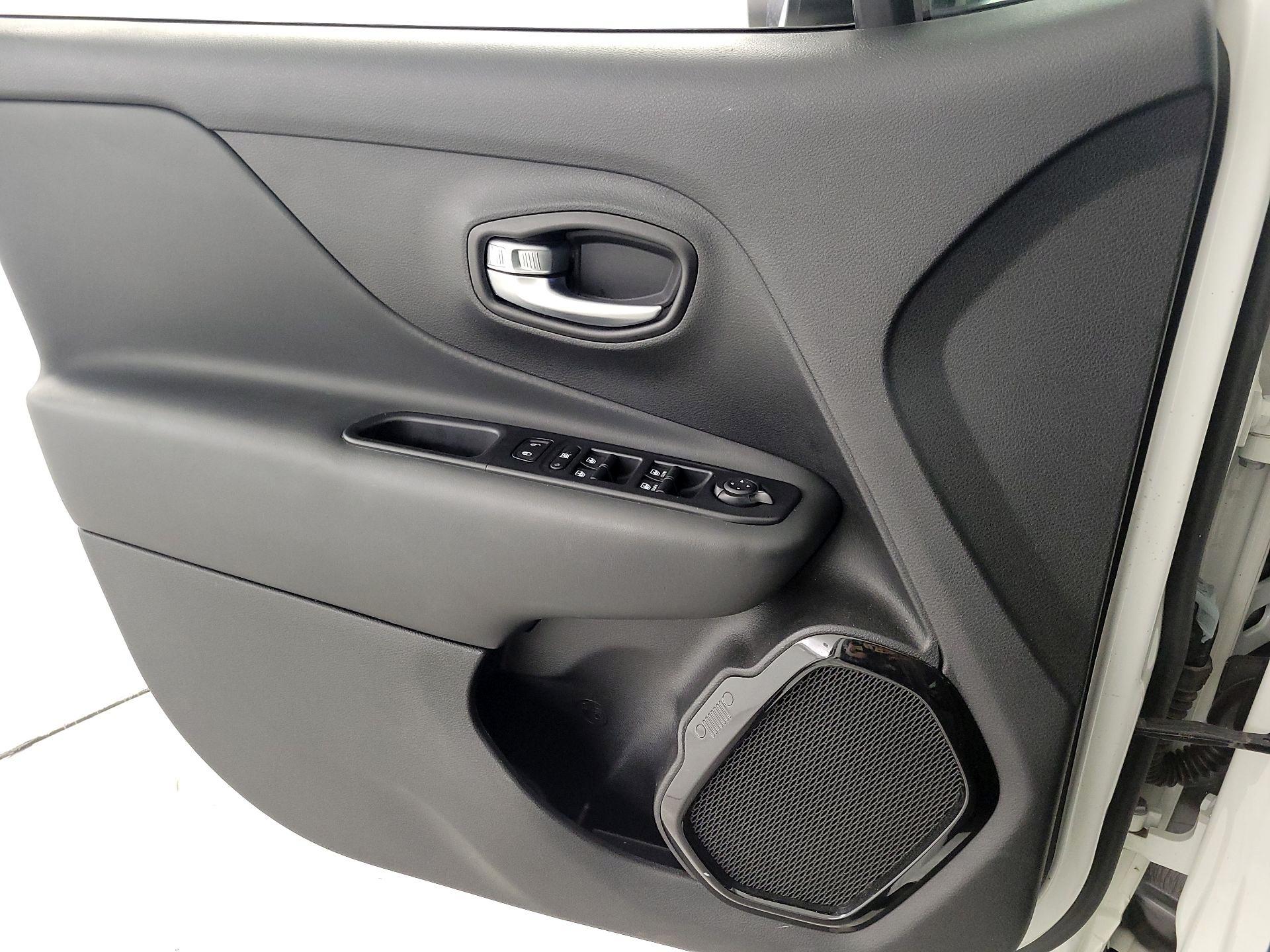 Thumbnail: 2020 Jeep Renegade - 12