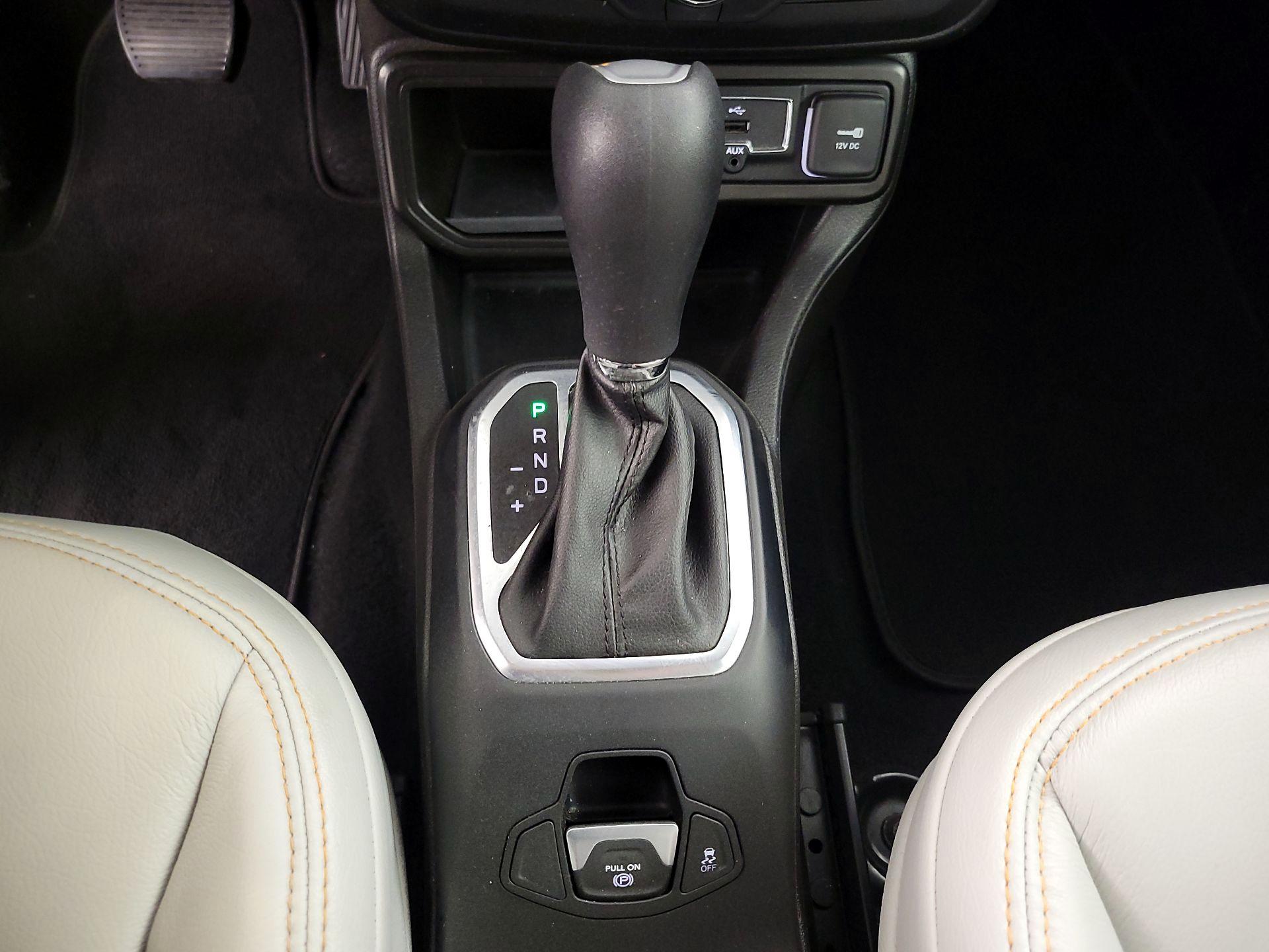 Thumbnail: 2020 Jeep Renegade - 17