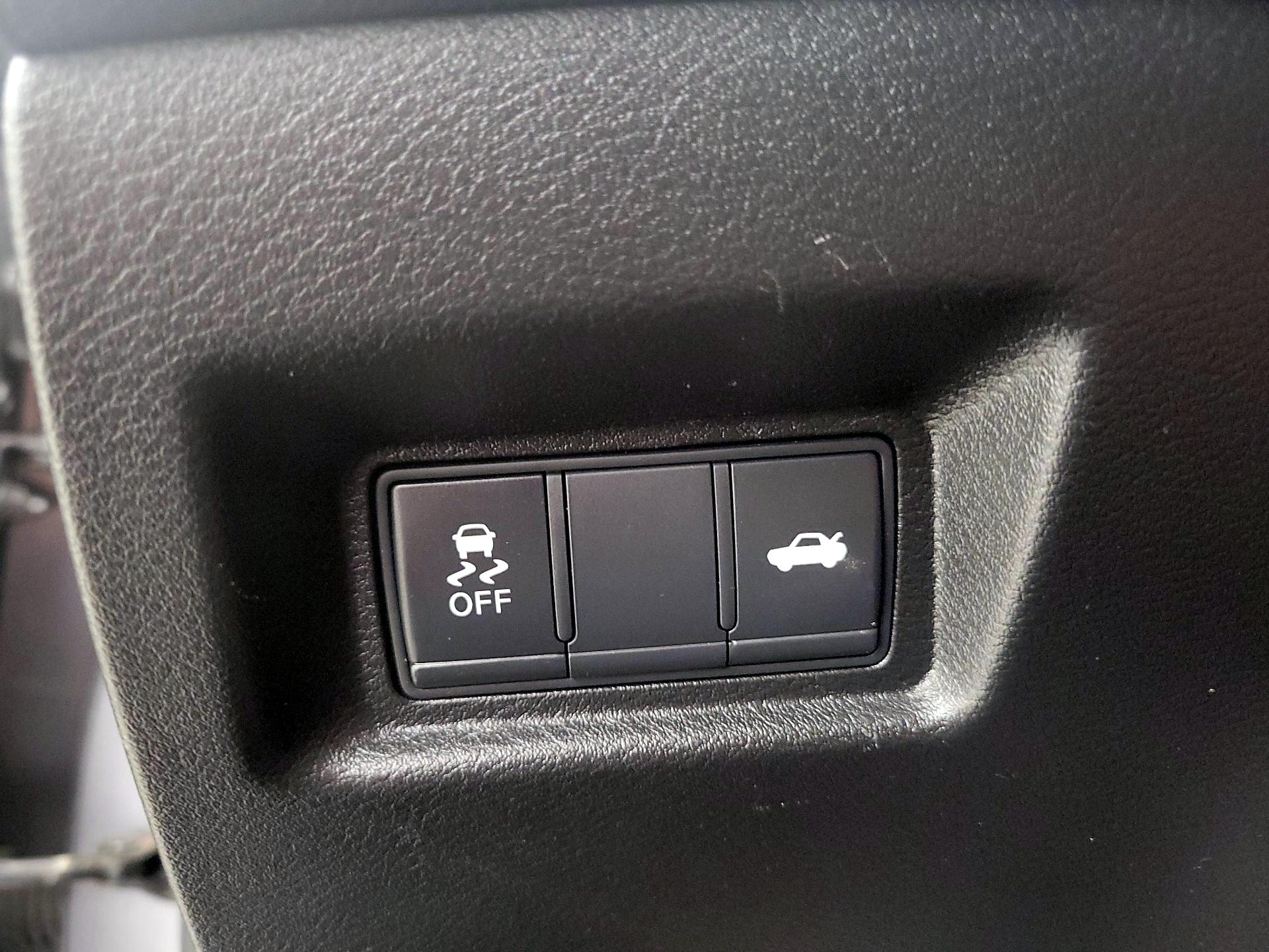 Thumbnail: 2019 INFINITI Q50 - 13