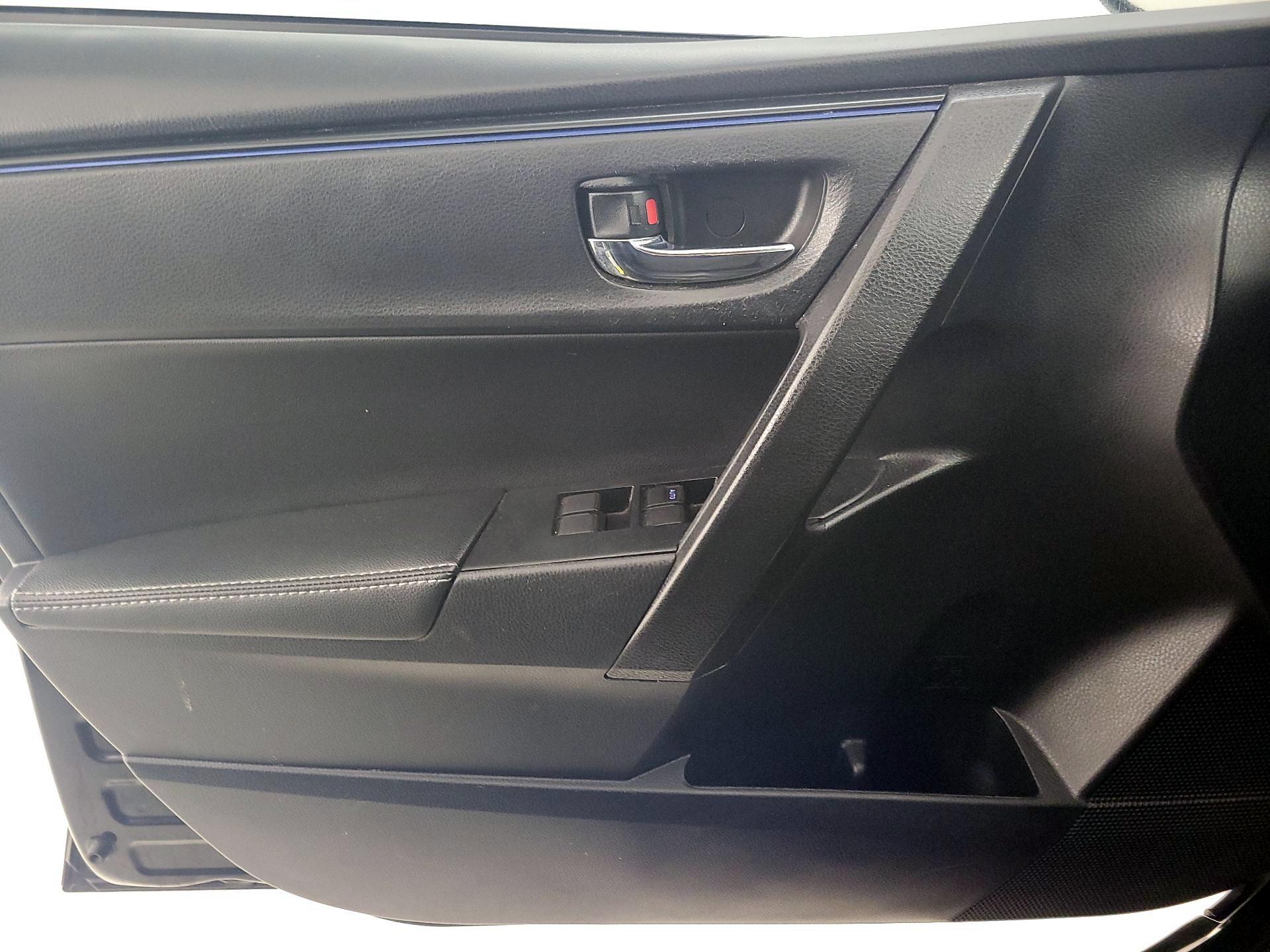 Thumbnail: 2017 Toyota Corolla - 12