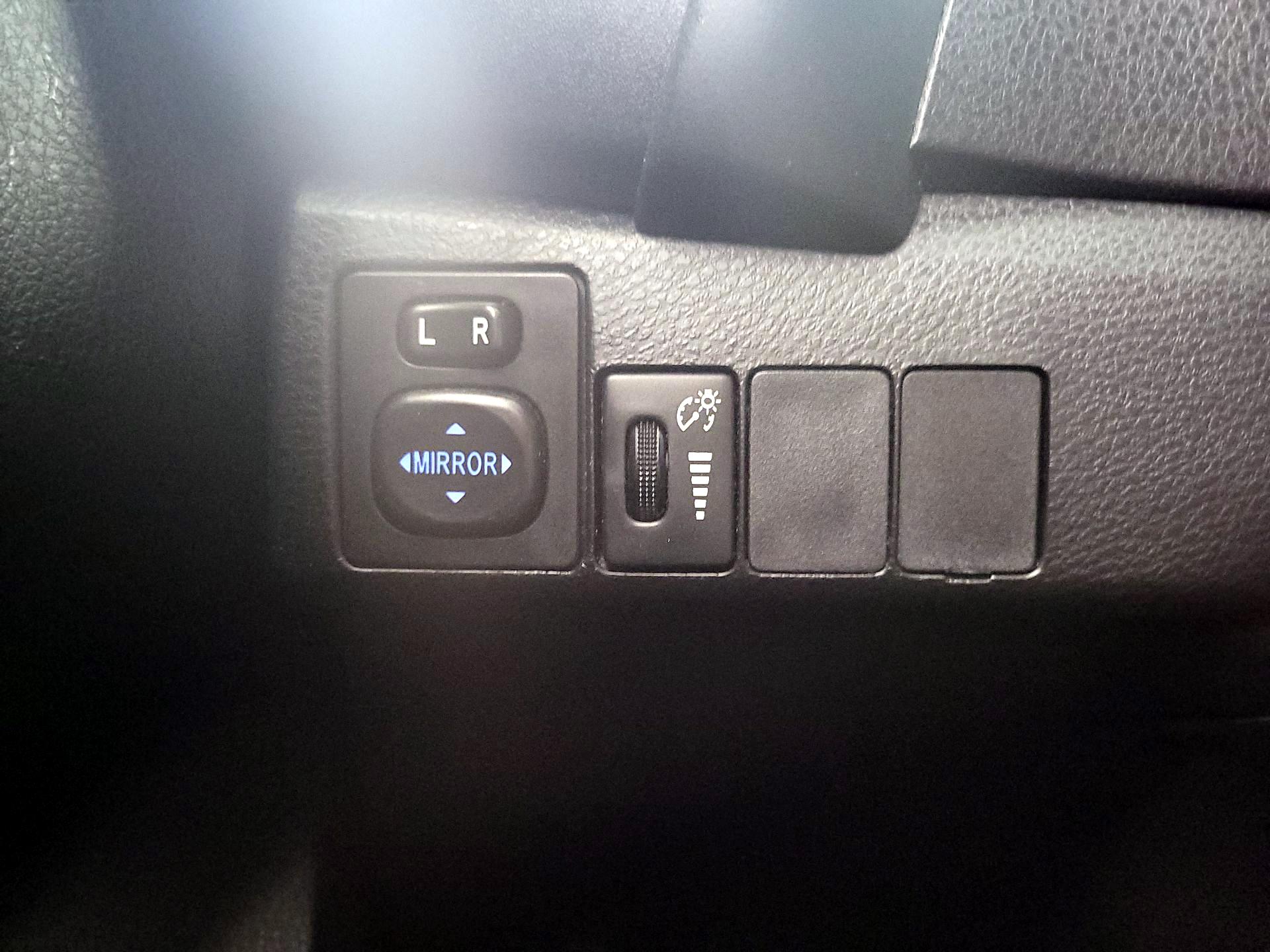 Thumbnail: 2017 Toyota Corolla - 13