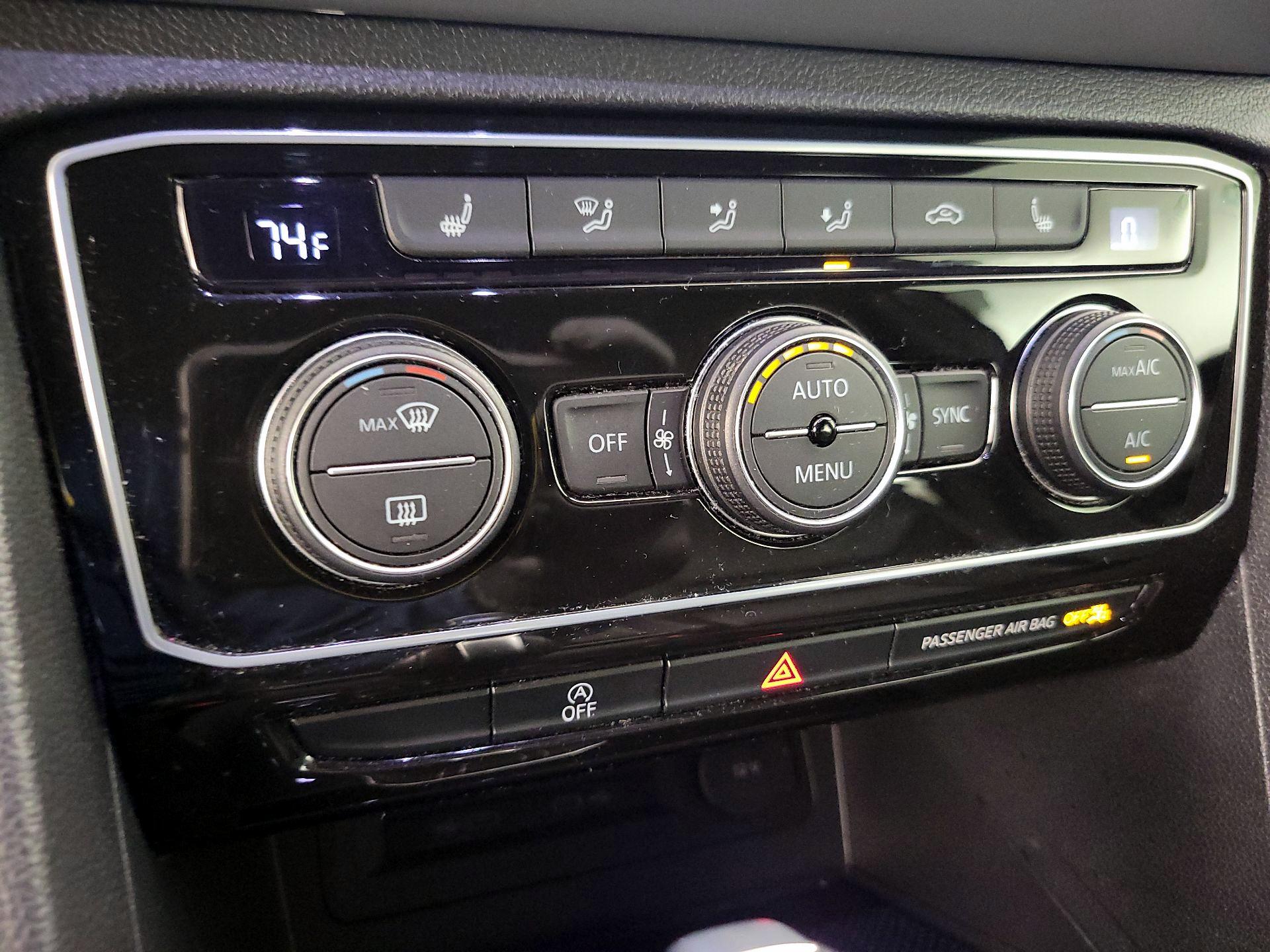 Thumbnail: 2022 Volkswagen Atlas - 16