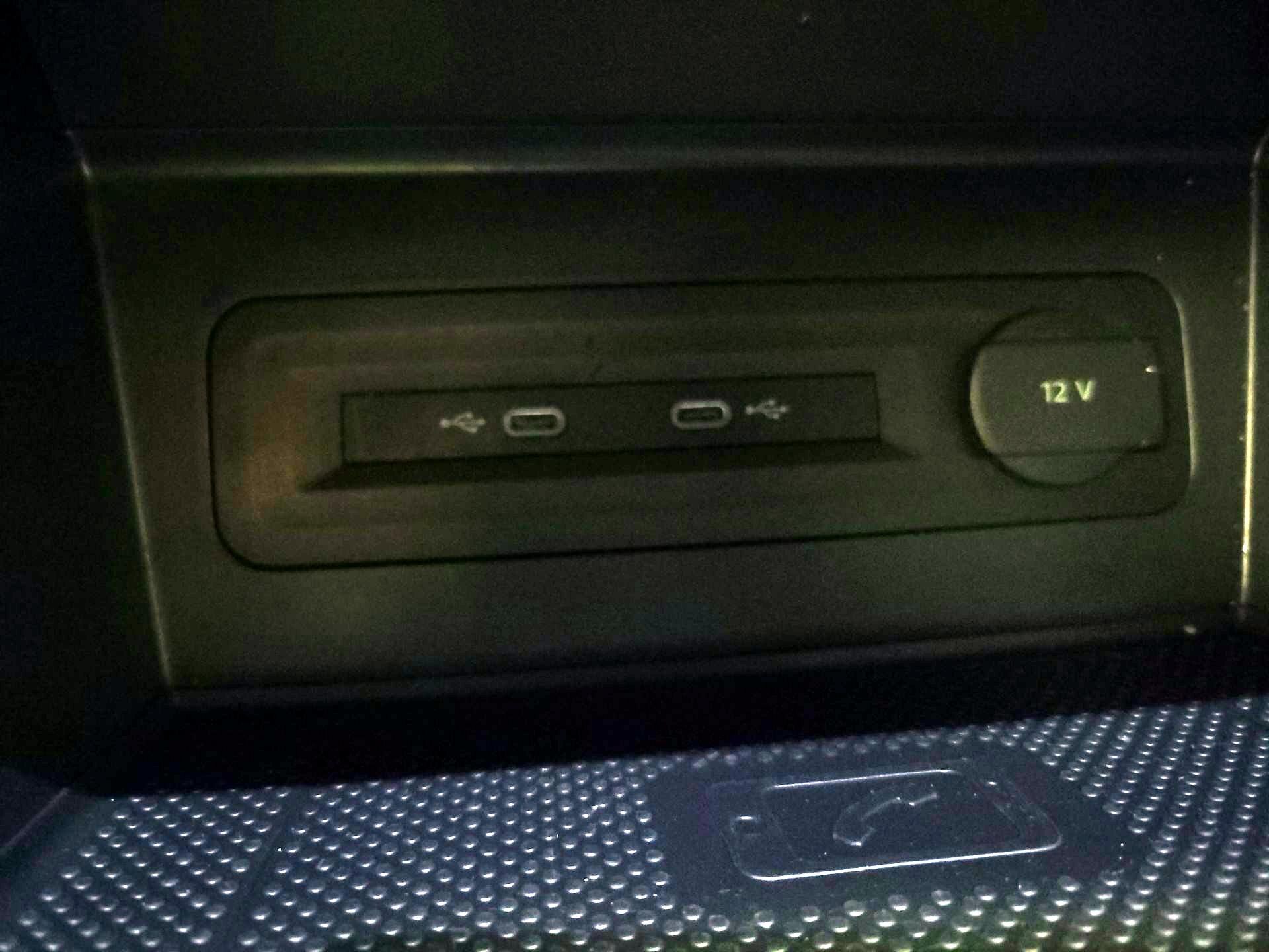 Thumbnail: 2022 Volkswagen Atlas - 18