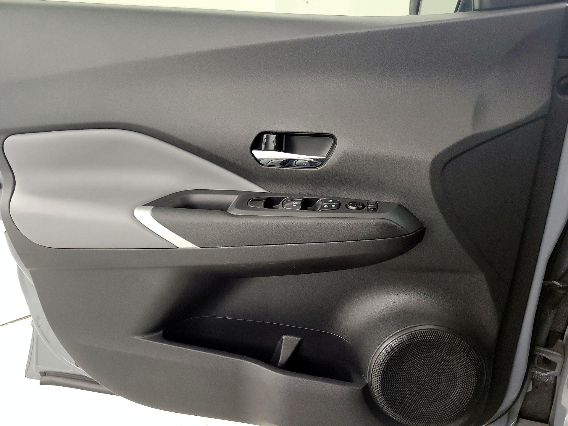 Thumbnail: 2021 Nissan Kicks - 12