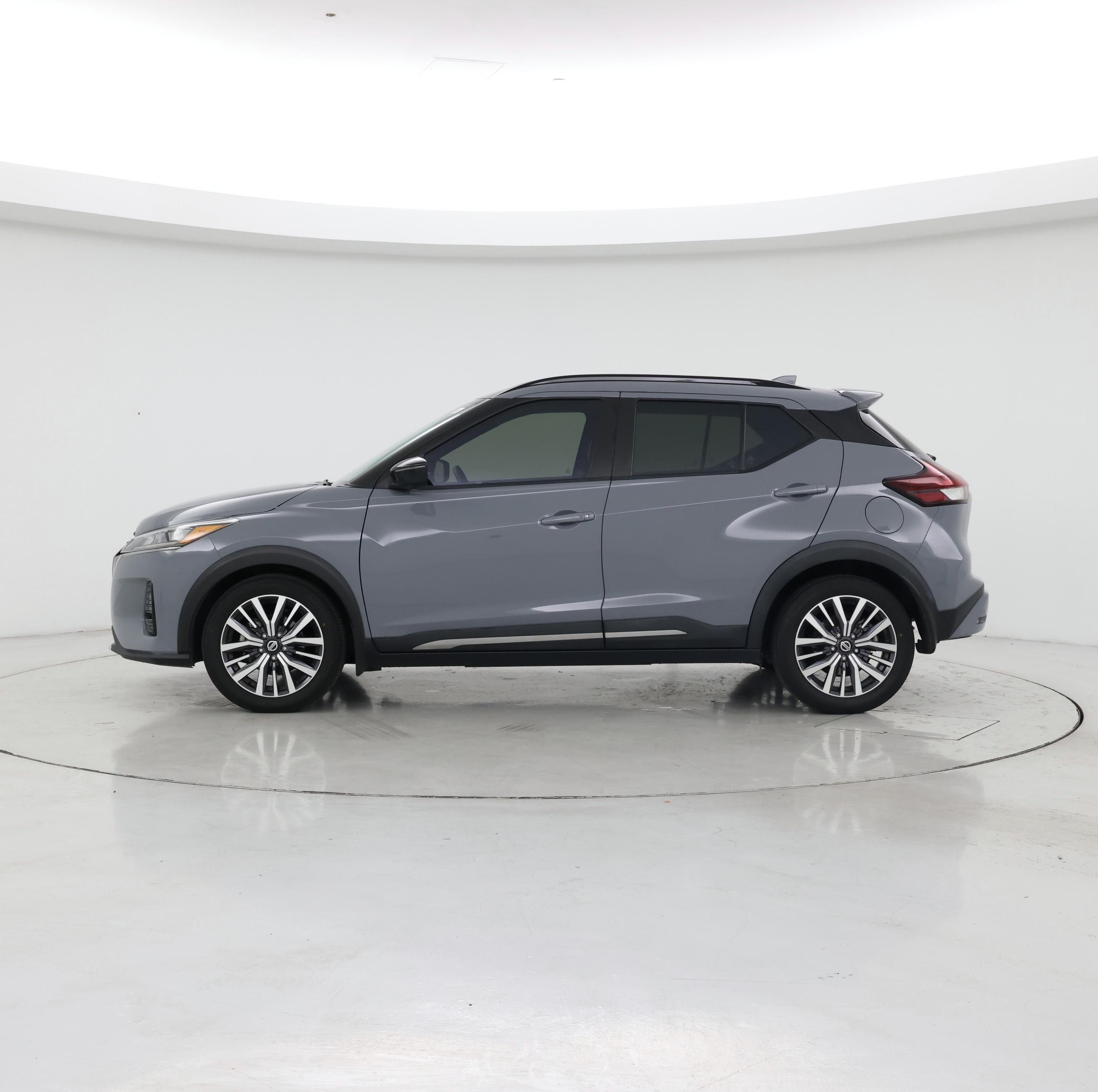 Thumbnail: 2021 Nissan Kicks - 3