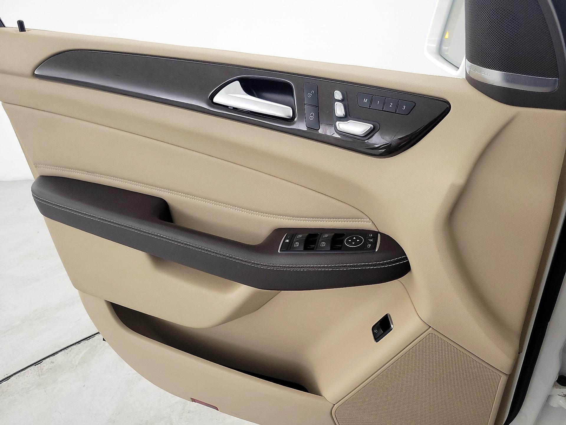 Thumbnail: 2016 Mercedes-Benz GLE - 12