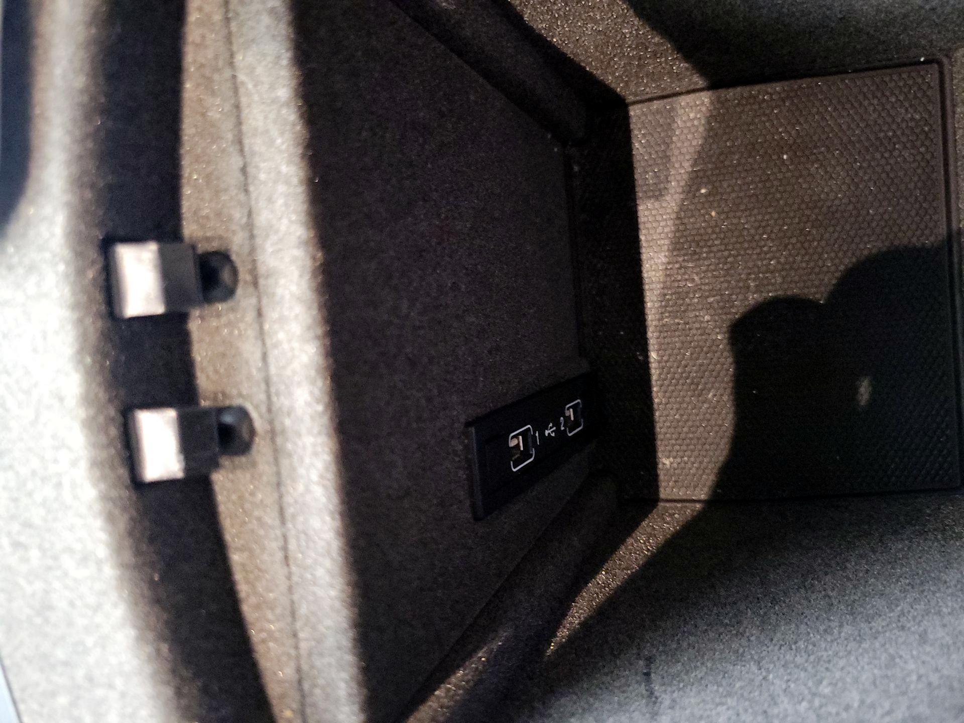 Thumbnail: 2016 Mercedes-Benz GLE - 19