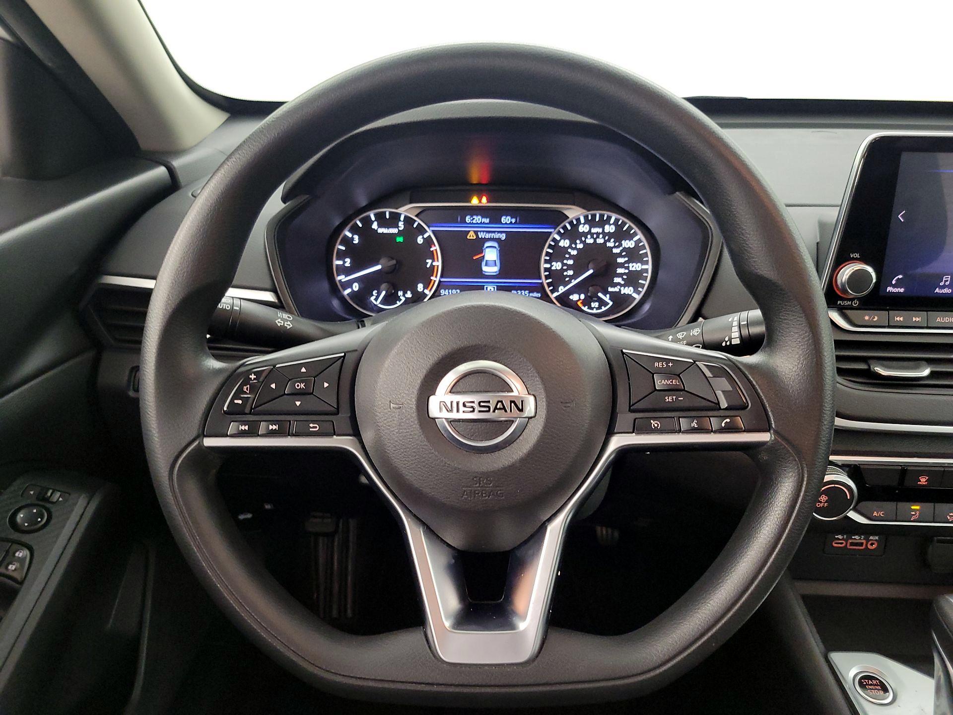 Thumbnail: 2019 Nissan Altima - 10