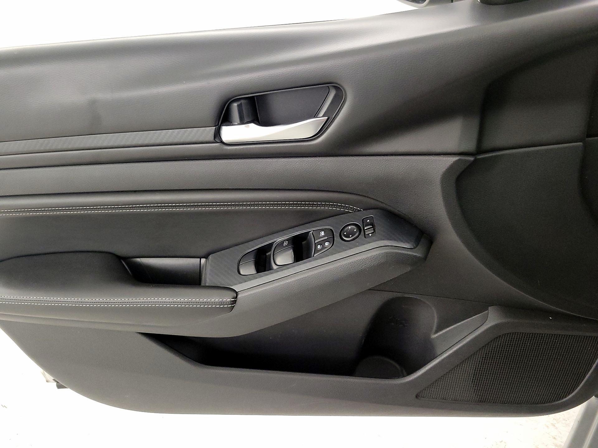 Thumbnail: 2019 Nissan Altima - 12