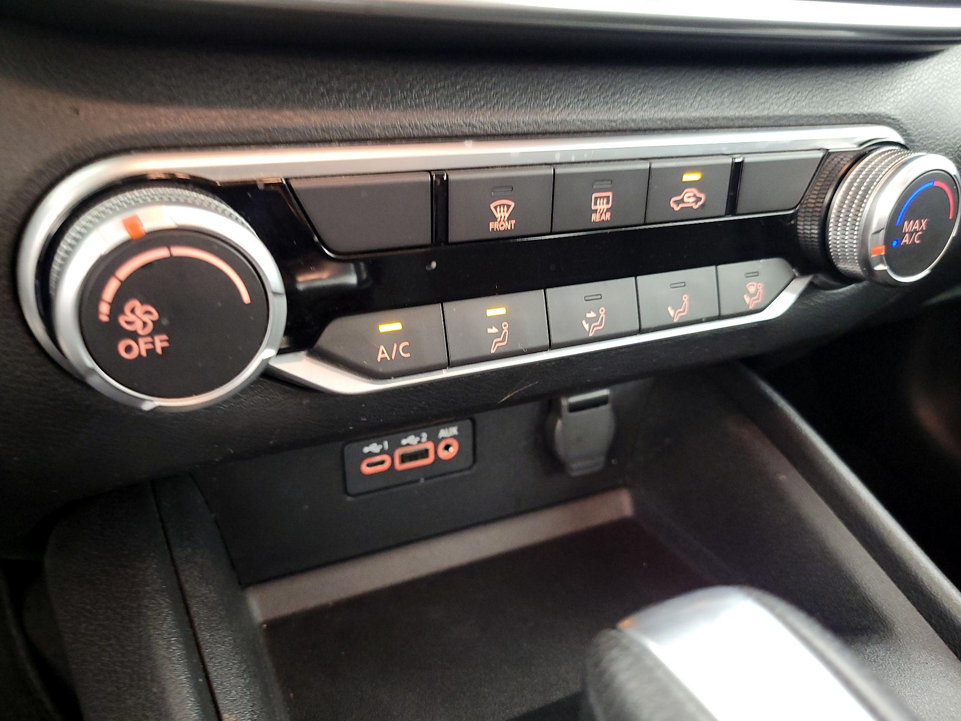 Thumbnail: 2019 Nissan Altima - 16