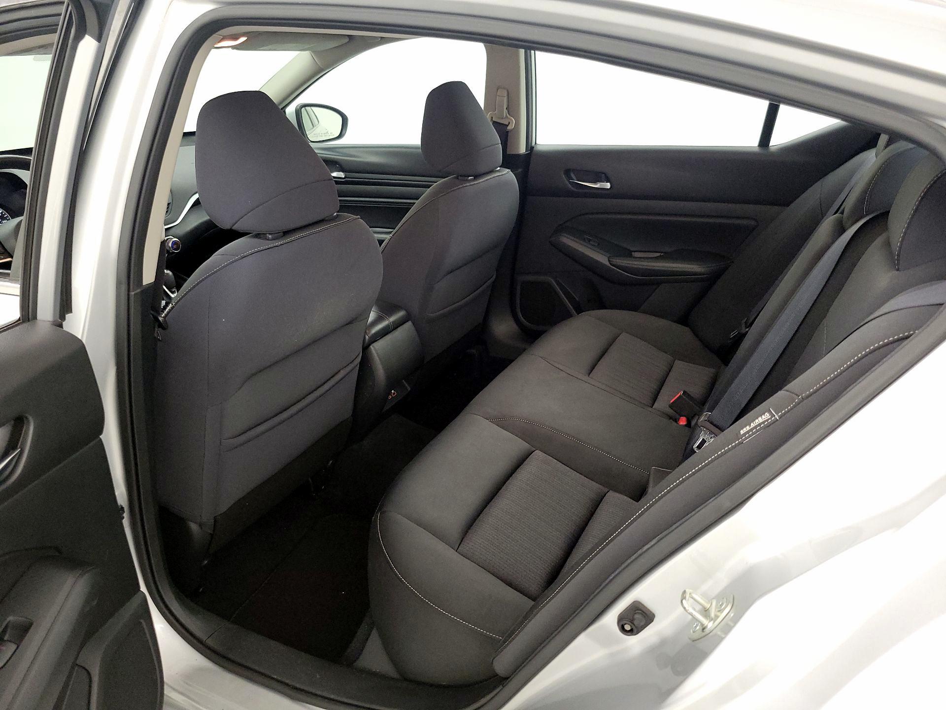 Thumbnail: 2019 Nissan Altima - 19