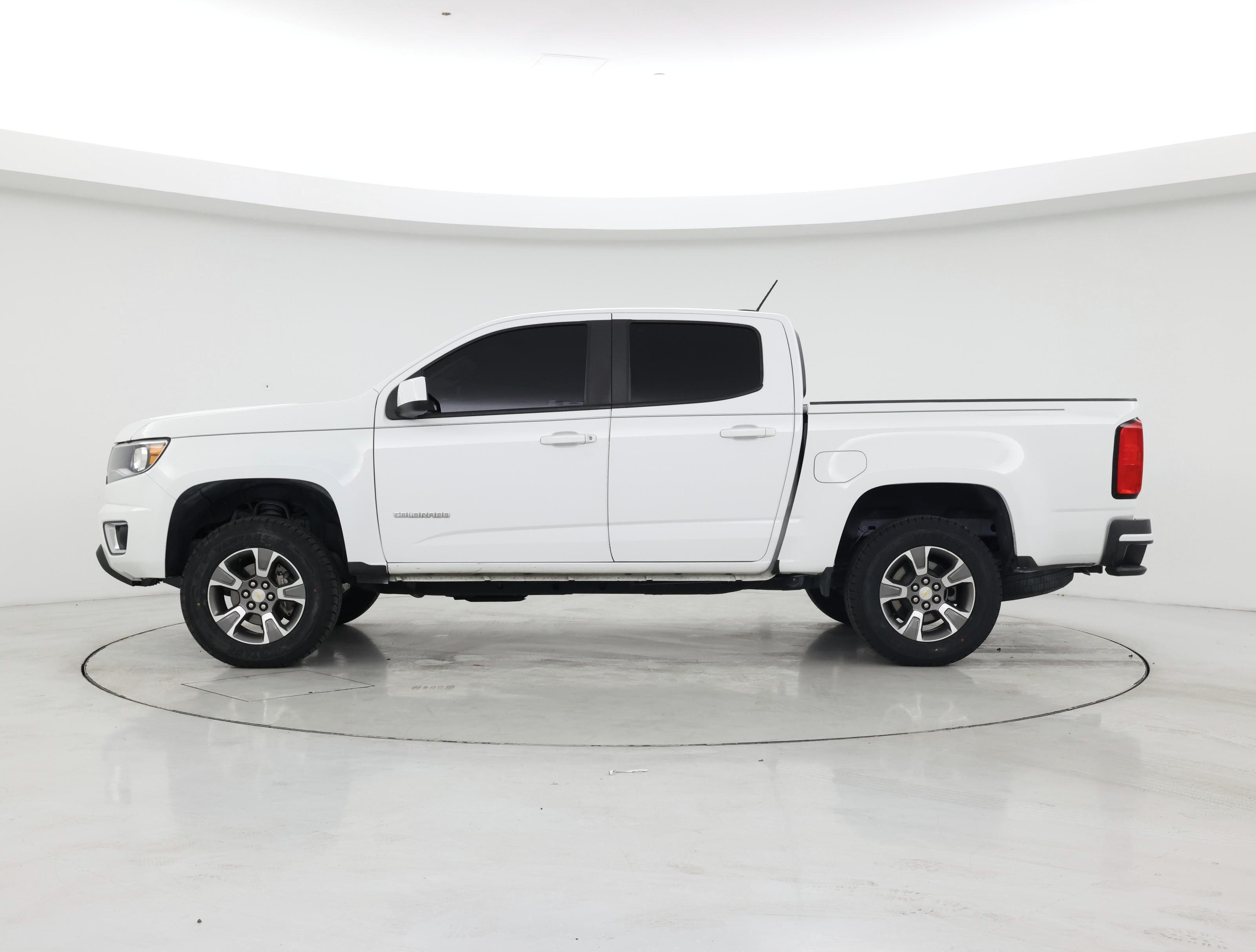 Thumbnail: 2018 Chevrolet Colorado - 3