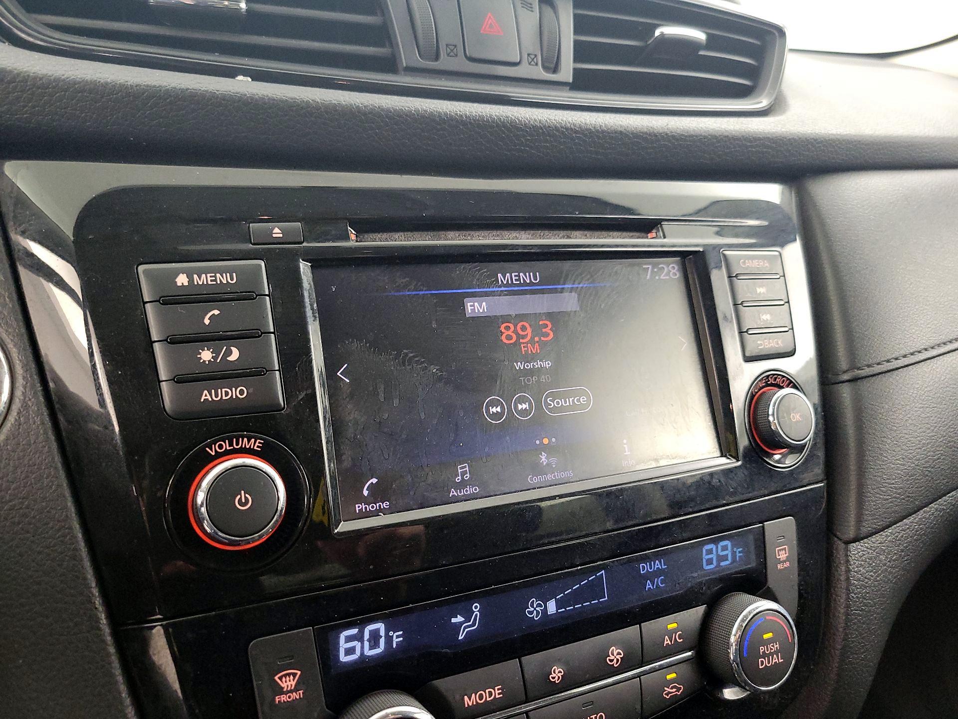 Thumbnail: 2018 Nissan Rogue - 15