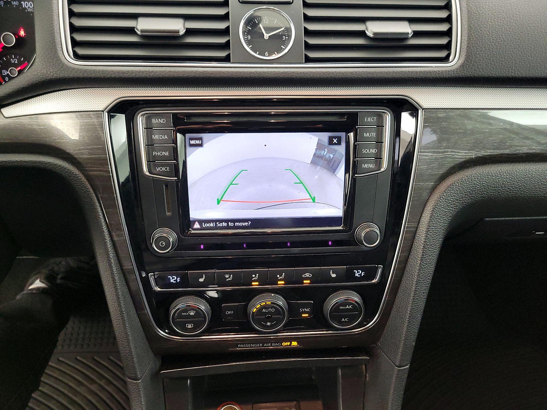 Thumbnail: 2017 Volkswagen Passat - 14