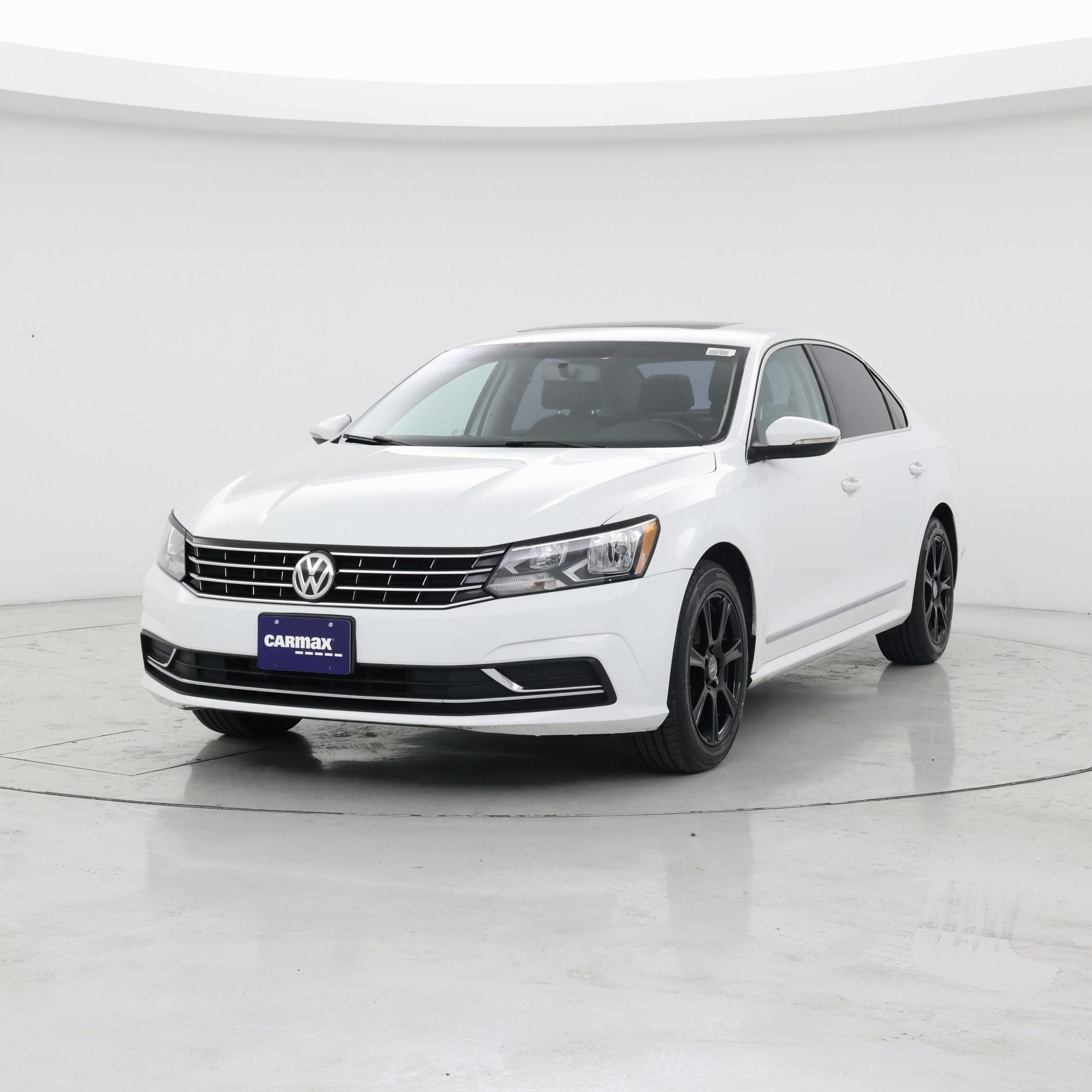 Thumbnail: 2017 Volkswagen Passat - 4