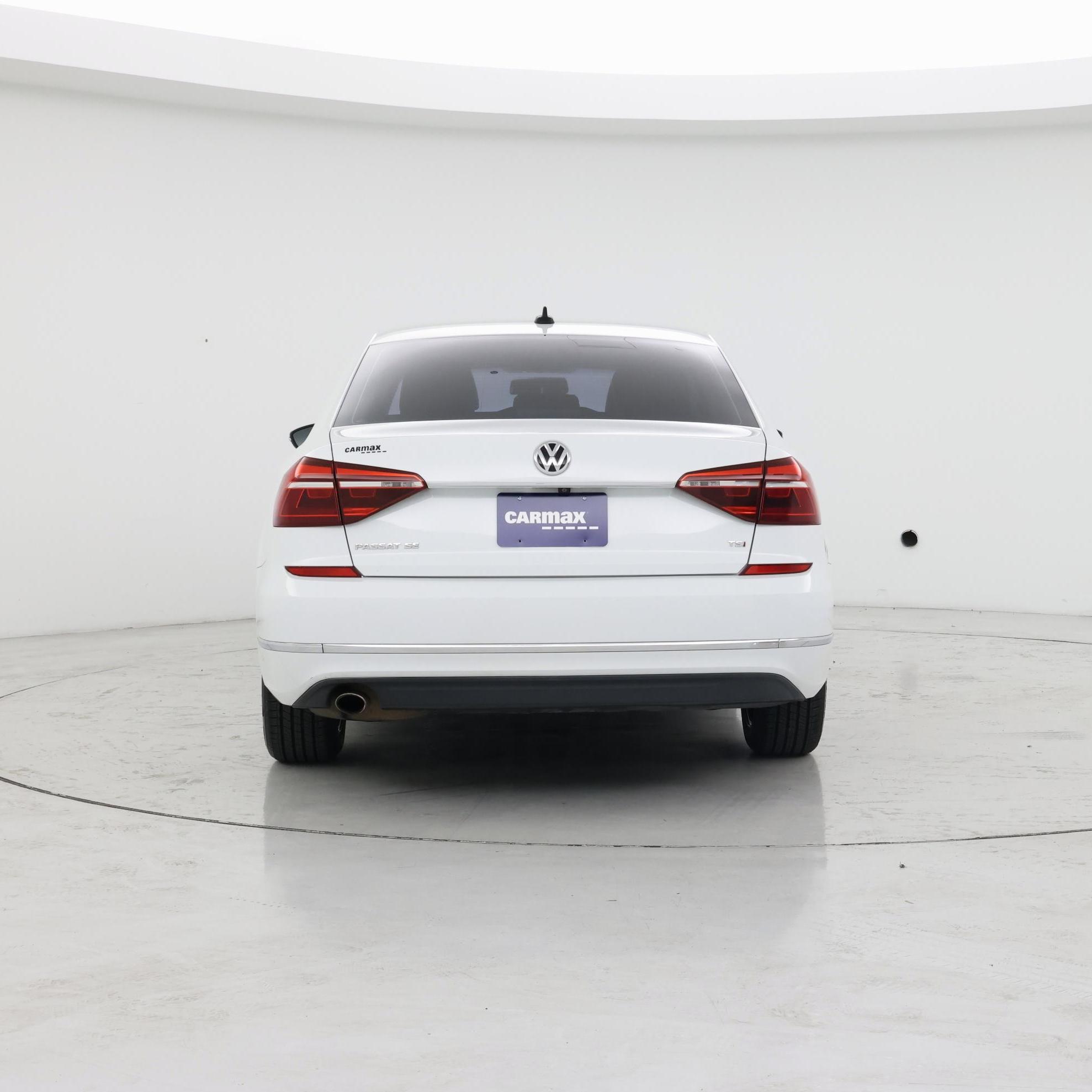 Thumbnail: 2017 Volkswagen Passat - 6