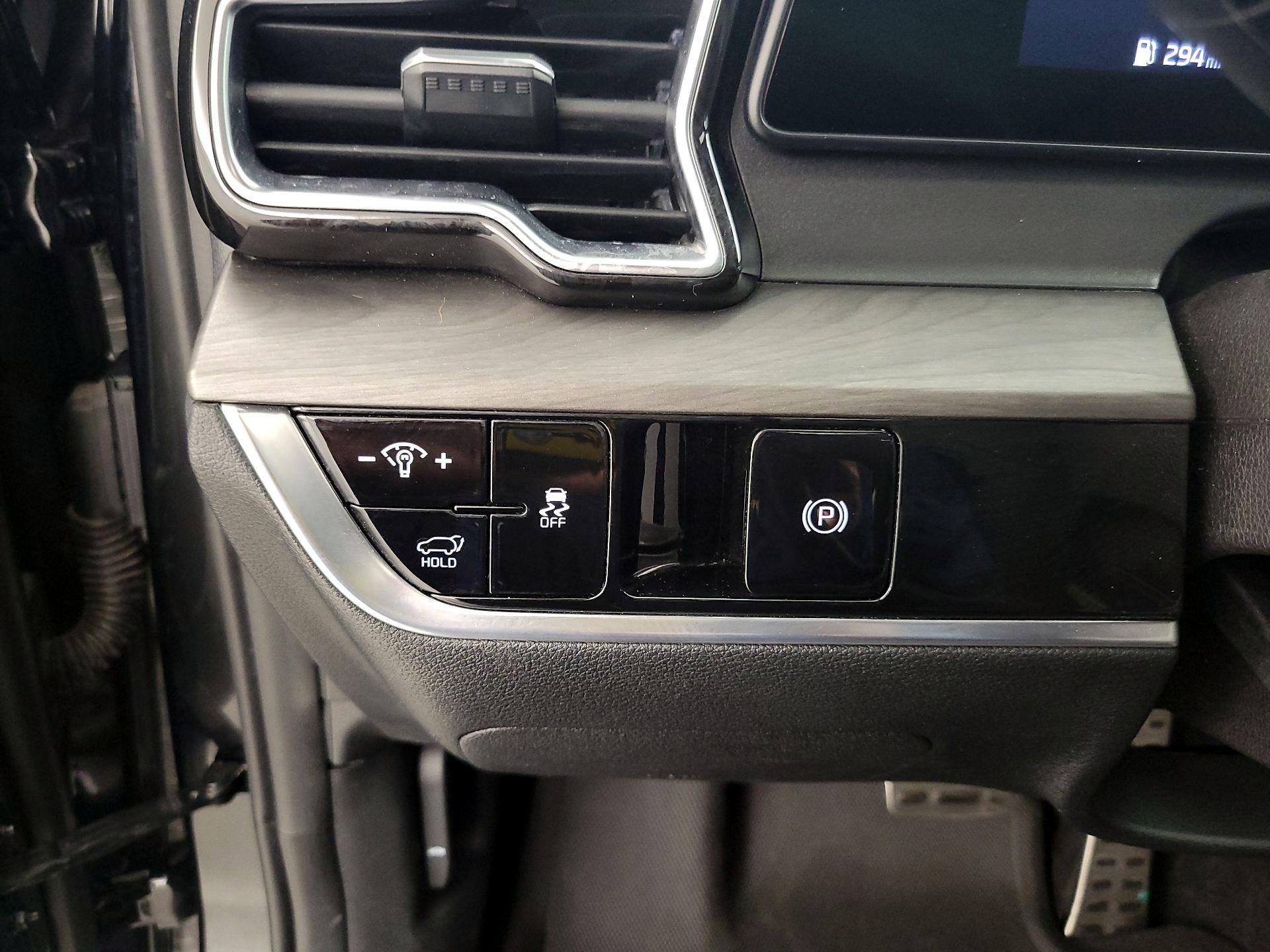 Thumbnail: 2023 Kia Sportage - 13