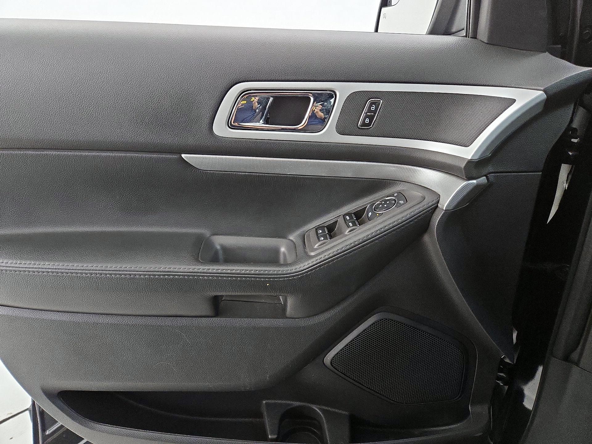 Thumbnail: 2014 Ford Explorer - 12