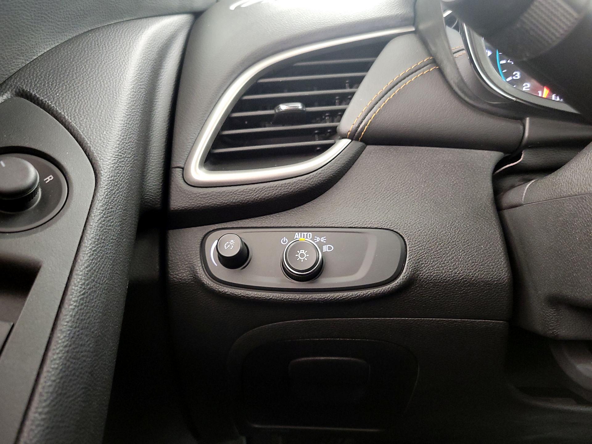 Thumbnail: 2020 Chevrolet Trax - 13