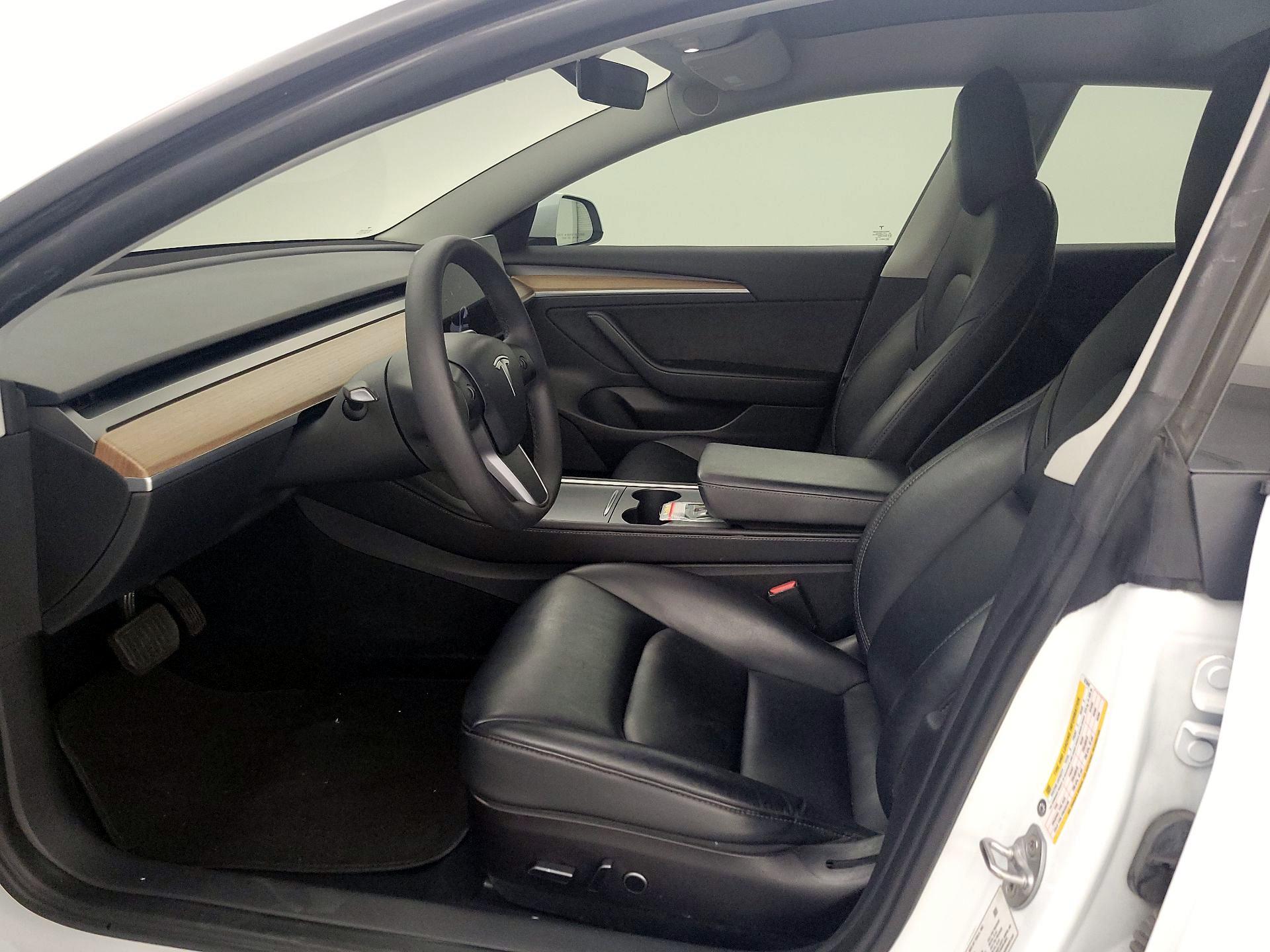 Thumbnail: 2022 Tesla Model 3 - 11