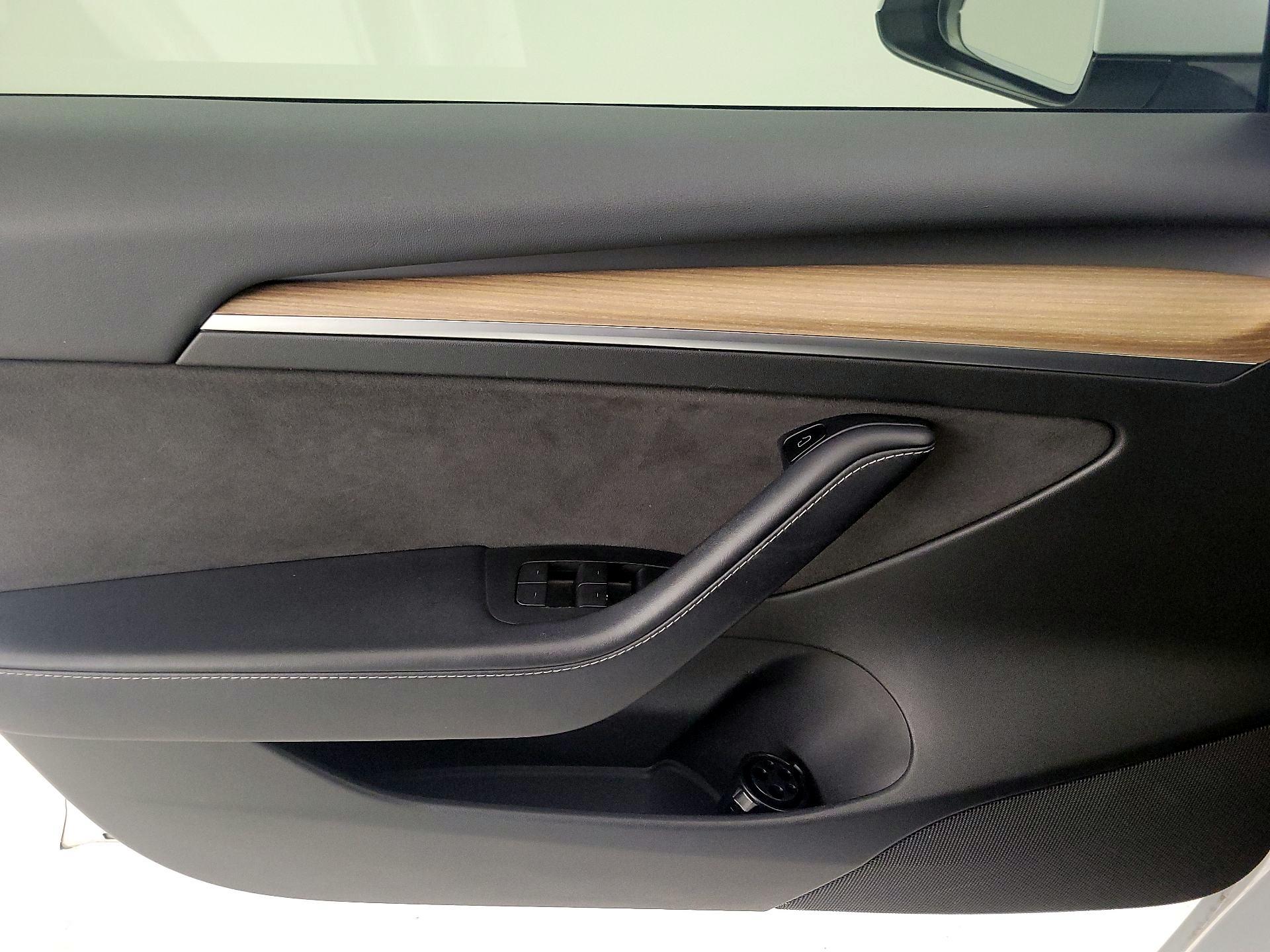 Thumbnail: 2022 Tesla Model 3 - 12