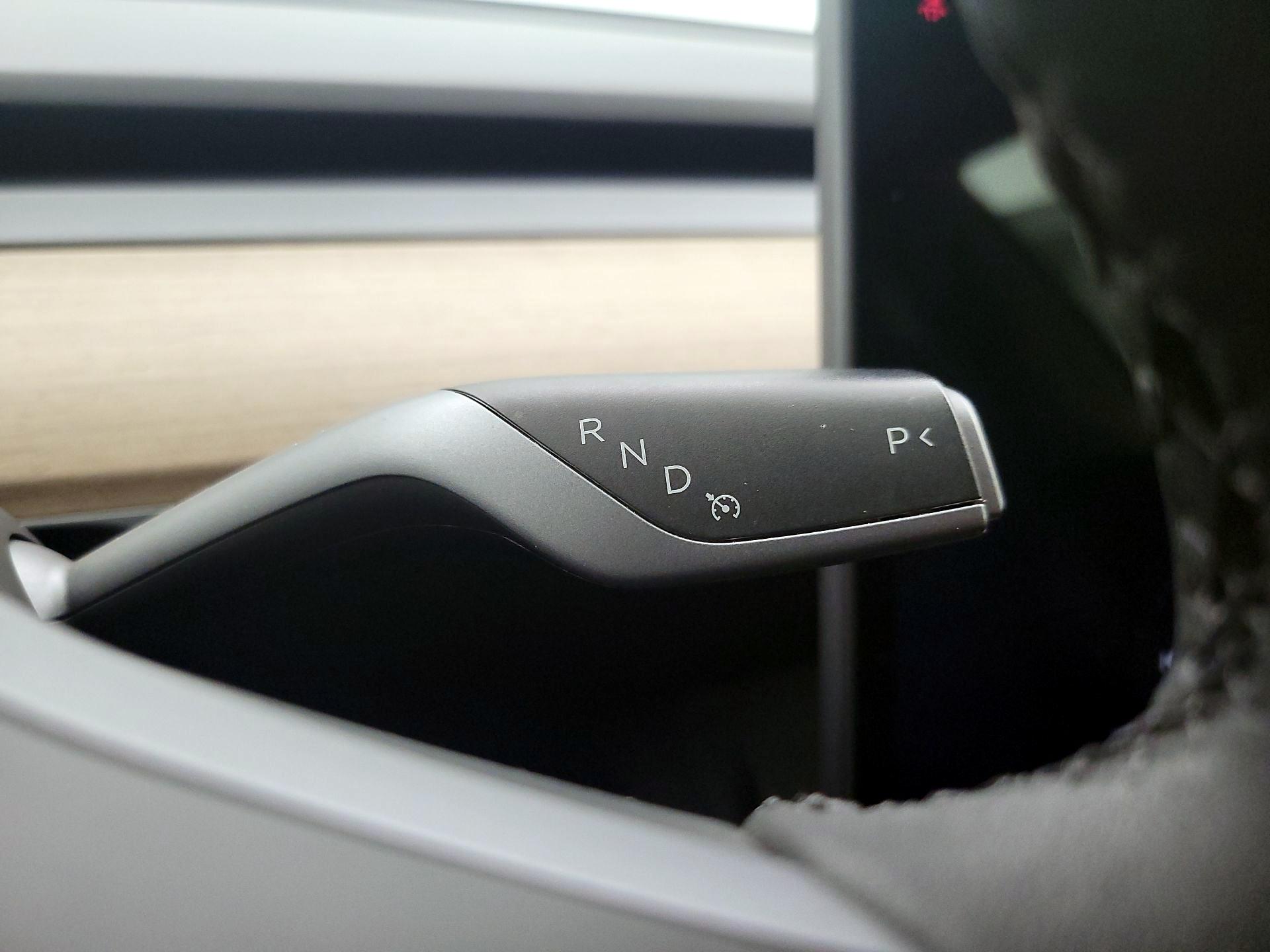 Thumbnail: 2022 Tesla Model 3 - 17