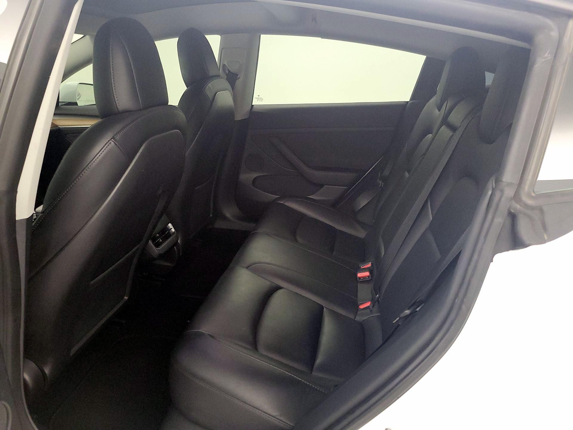 Thumbnail: 2022 Tesla Model 3 - 19