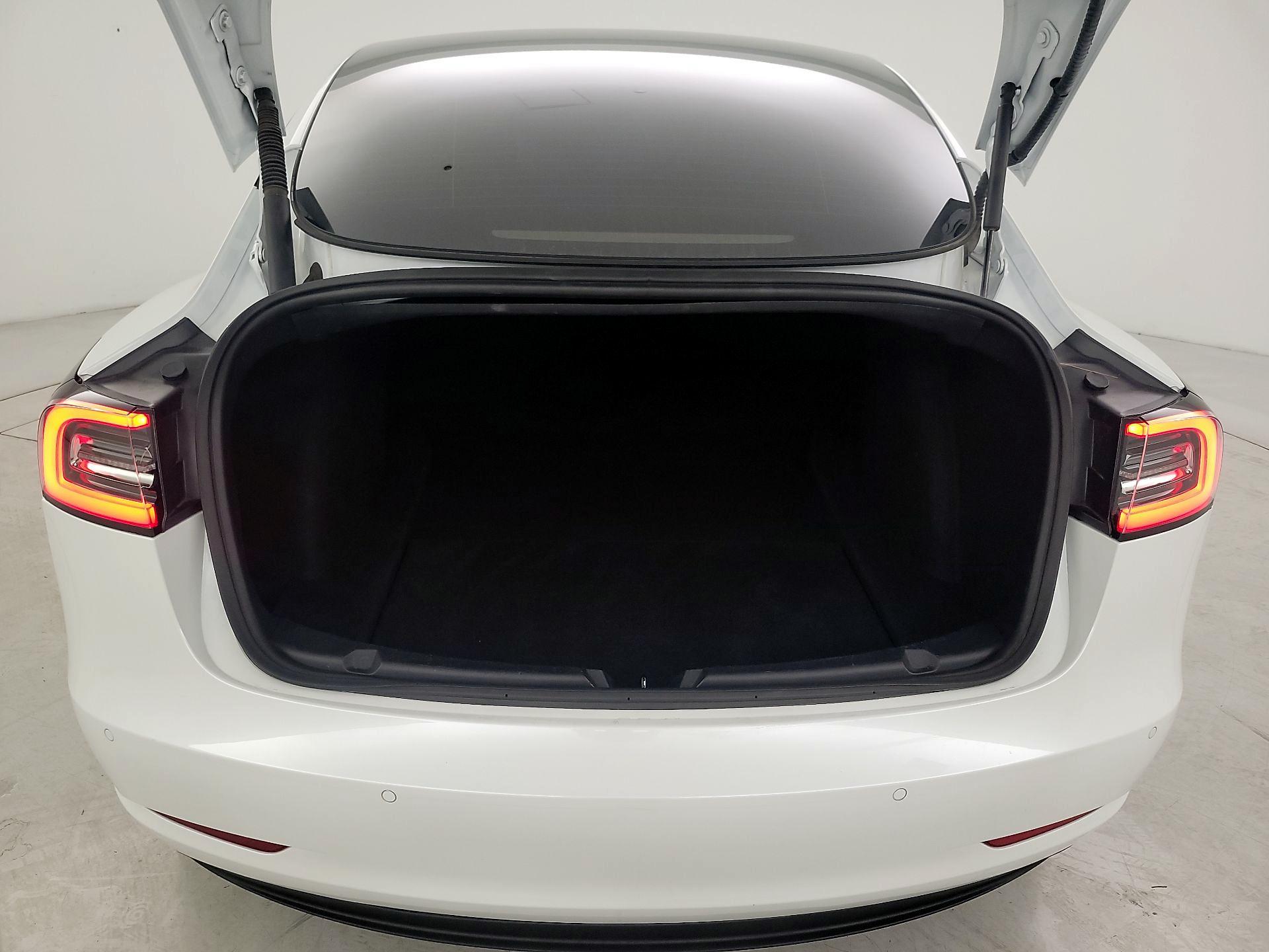Thumbnail: 2022 Tesla Model 3 - 20