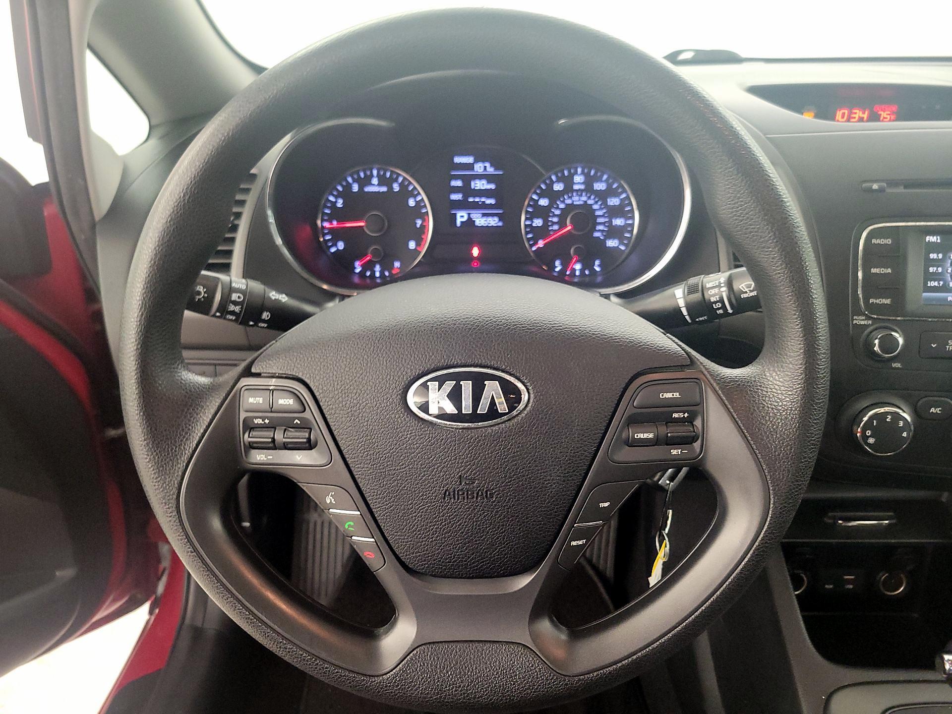 Thumbnail: 2016 Kia Forte - 10