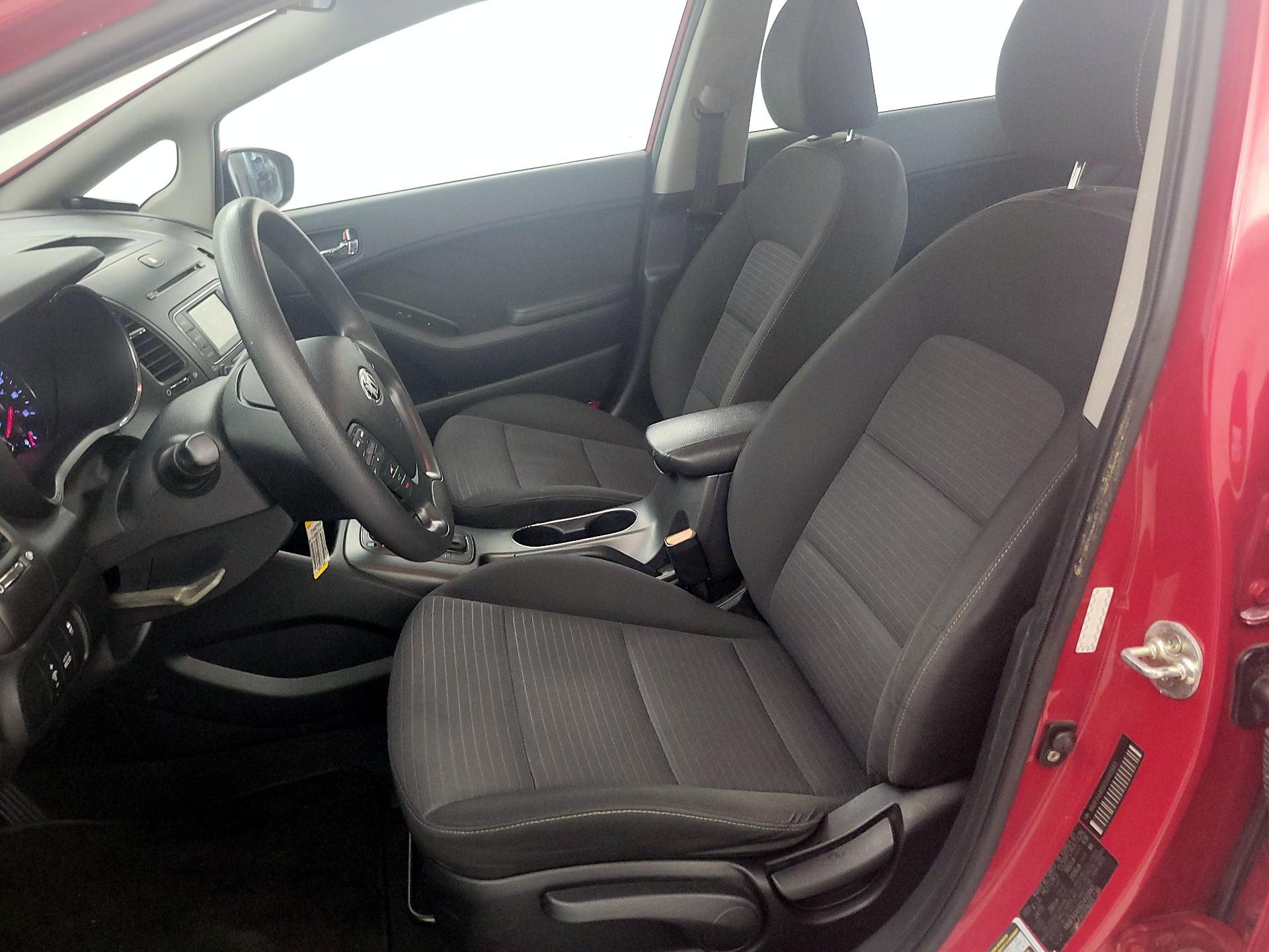 Thumbnail: 2016 Kia Forte - 11