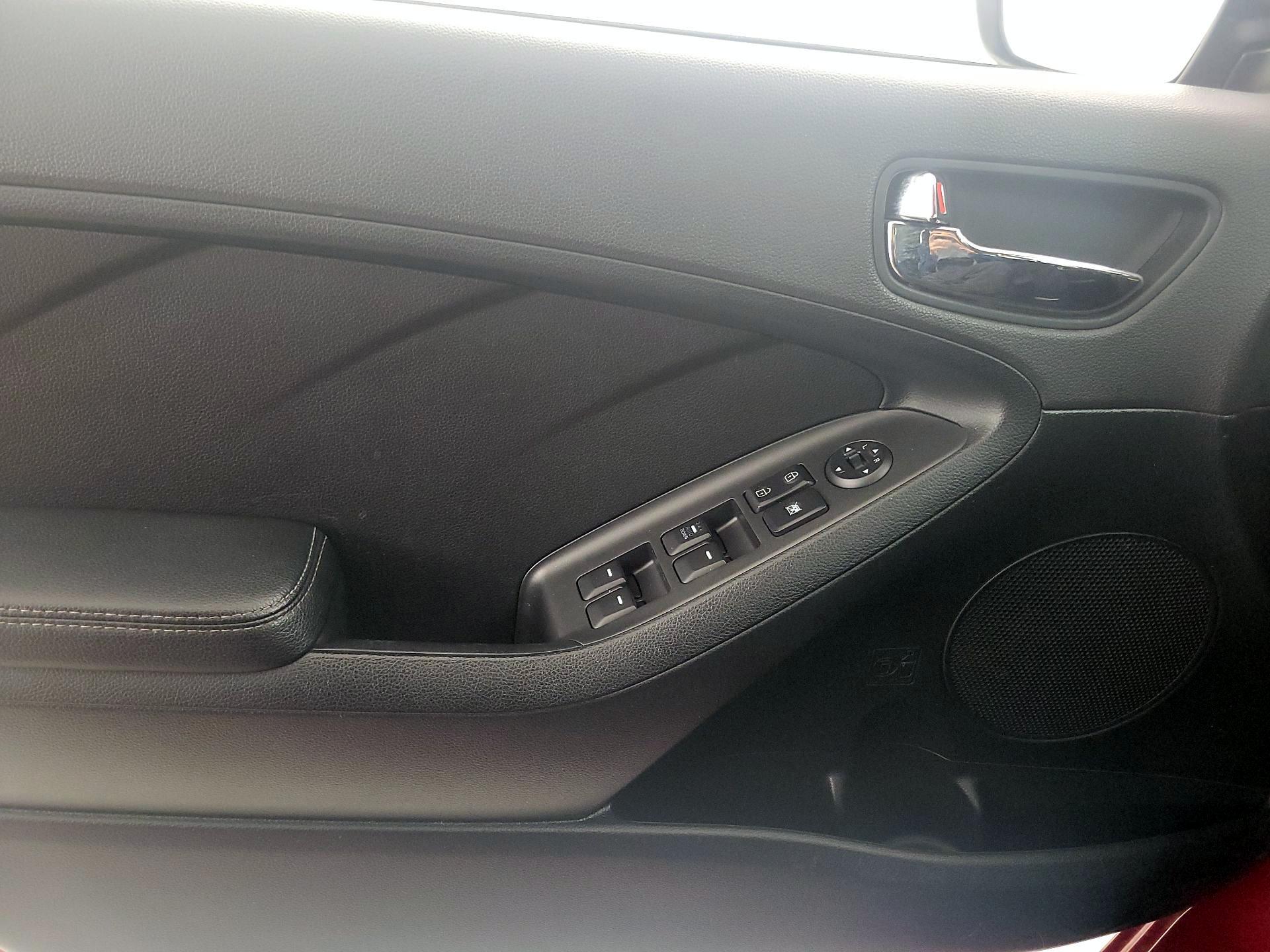 Thumbnail: 2016 Kia Forte - 12