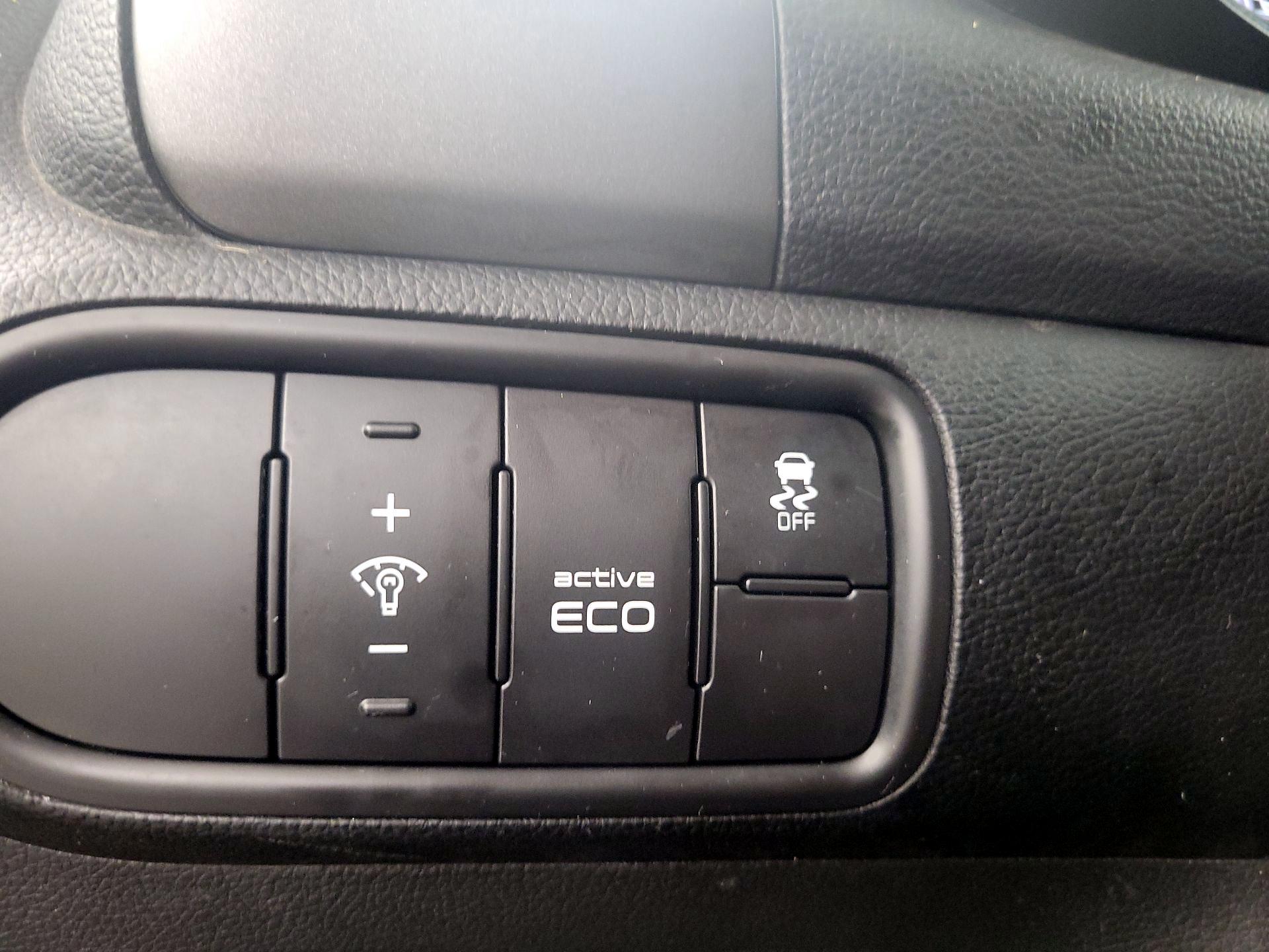 Thumbnail: 2016 Kia Forte - 13