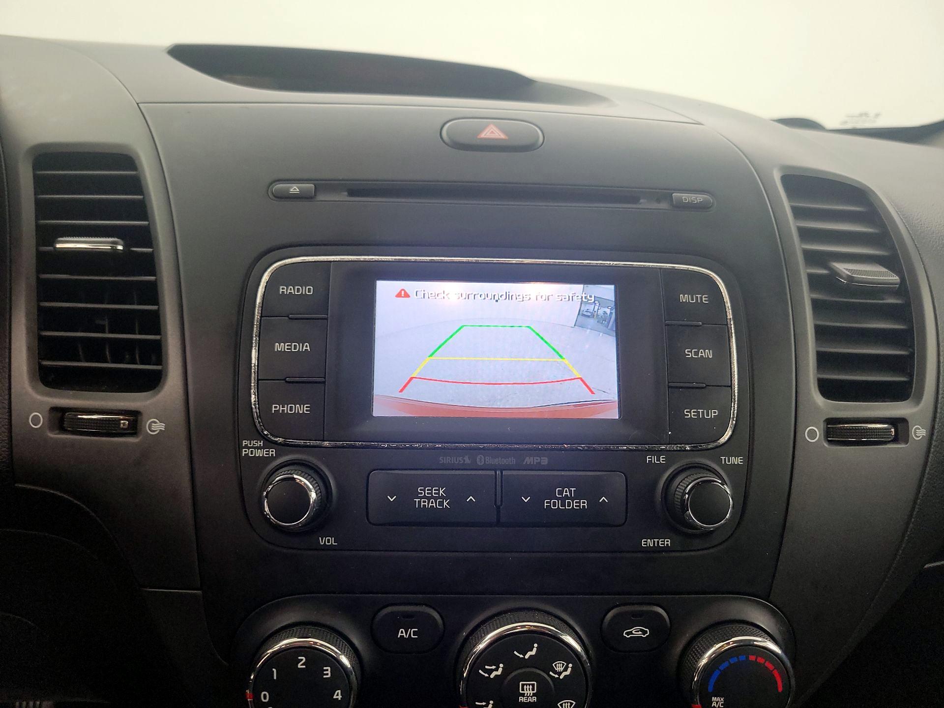 Thumbnail: 2016 Kia Forte - 14