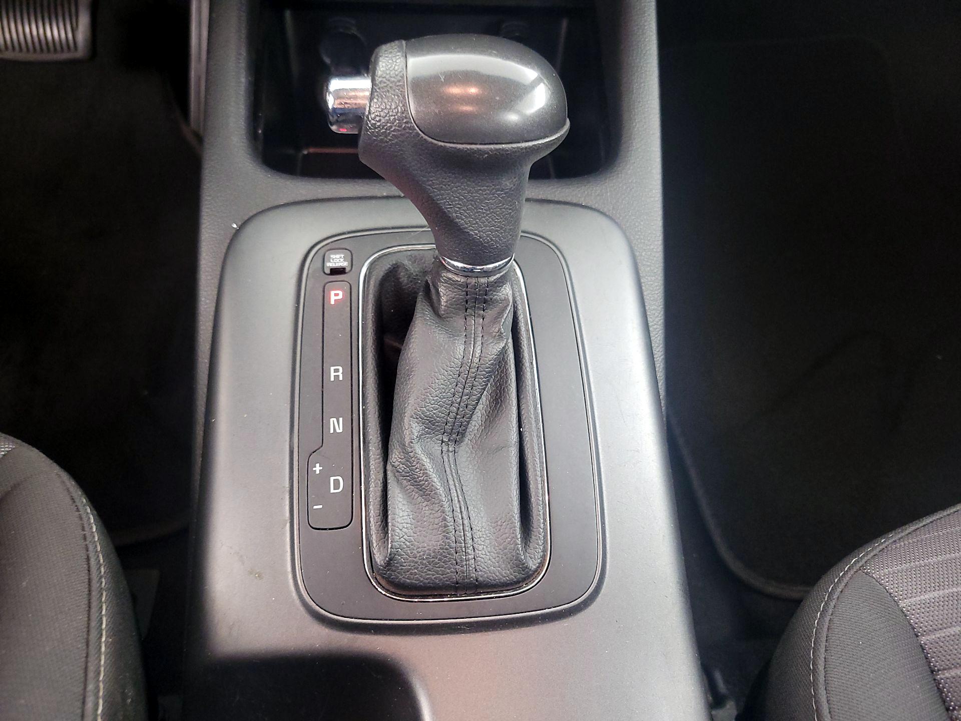 Thumbnail: 2016 Kia Forte - 17