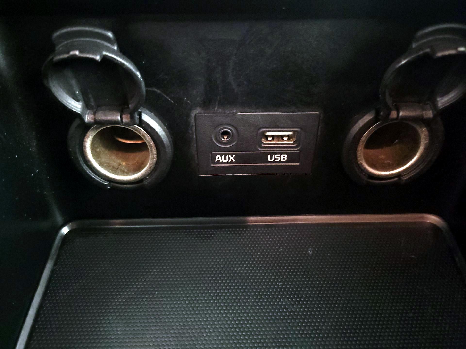 Thumbnail: 2016 Kia Forte - 18