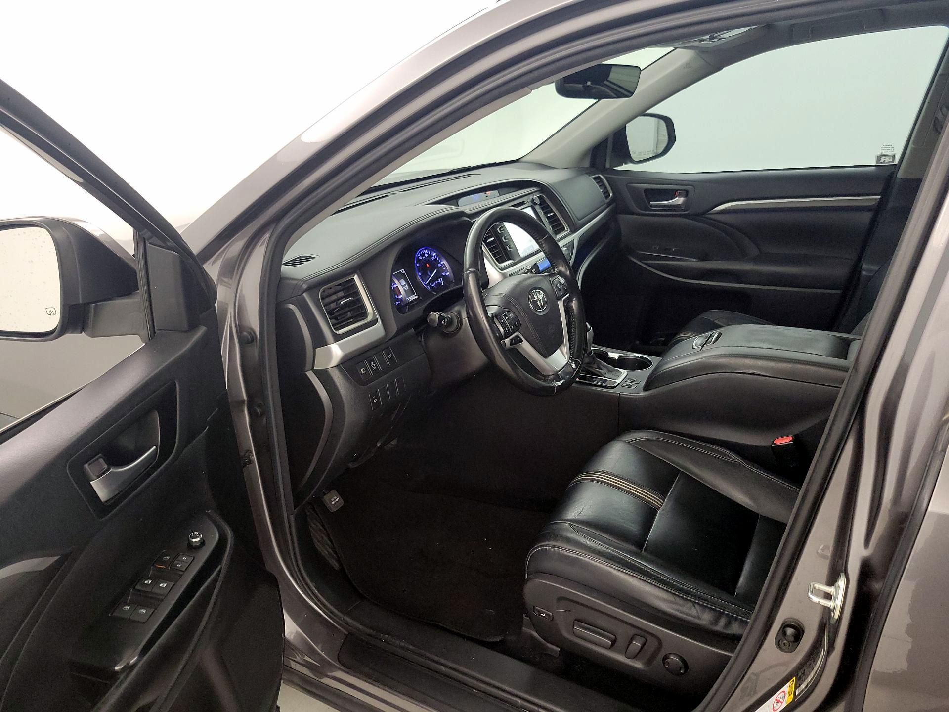 Thumbnail: 2018 Toyota Highlander - 11