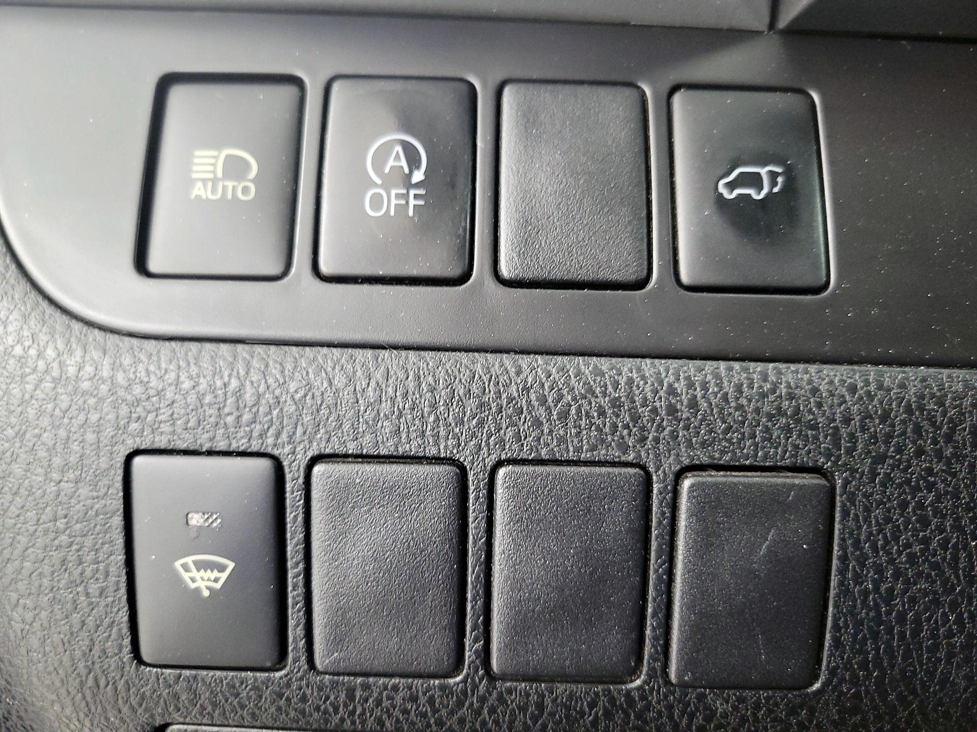 Thumbnail: 2018 Toyota Highlander - 13