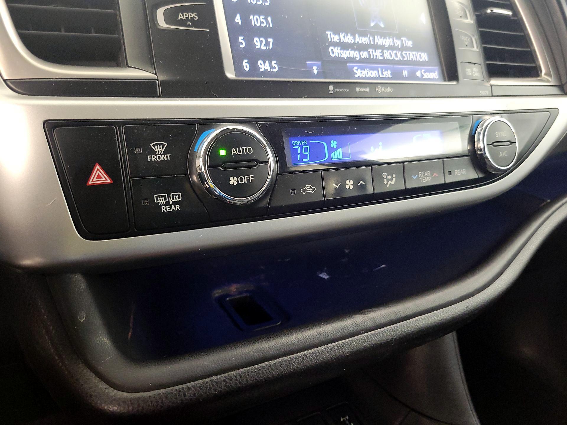 Thumbnail: 2018 Toyota Highlander - 17