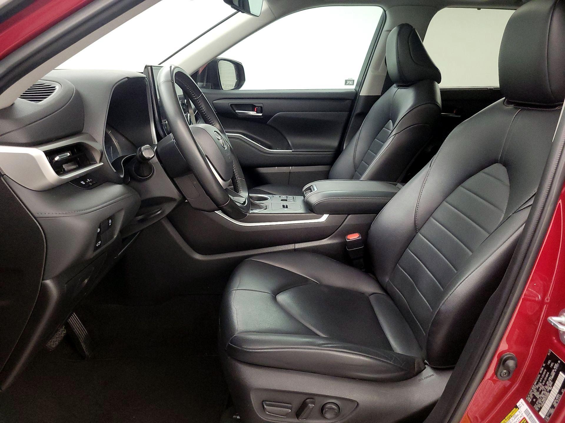 Thumbnail: 2023 Toyota Highlander - 11