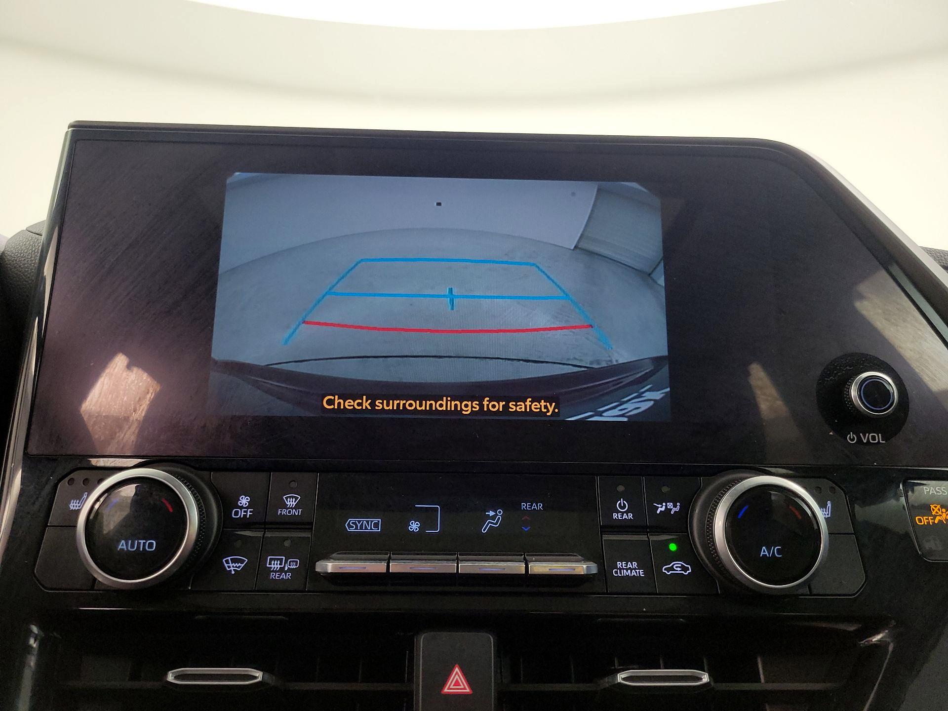 Thumbnail: 2023 Toyota Highlander - 15