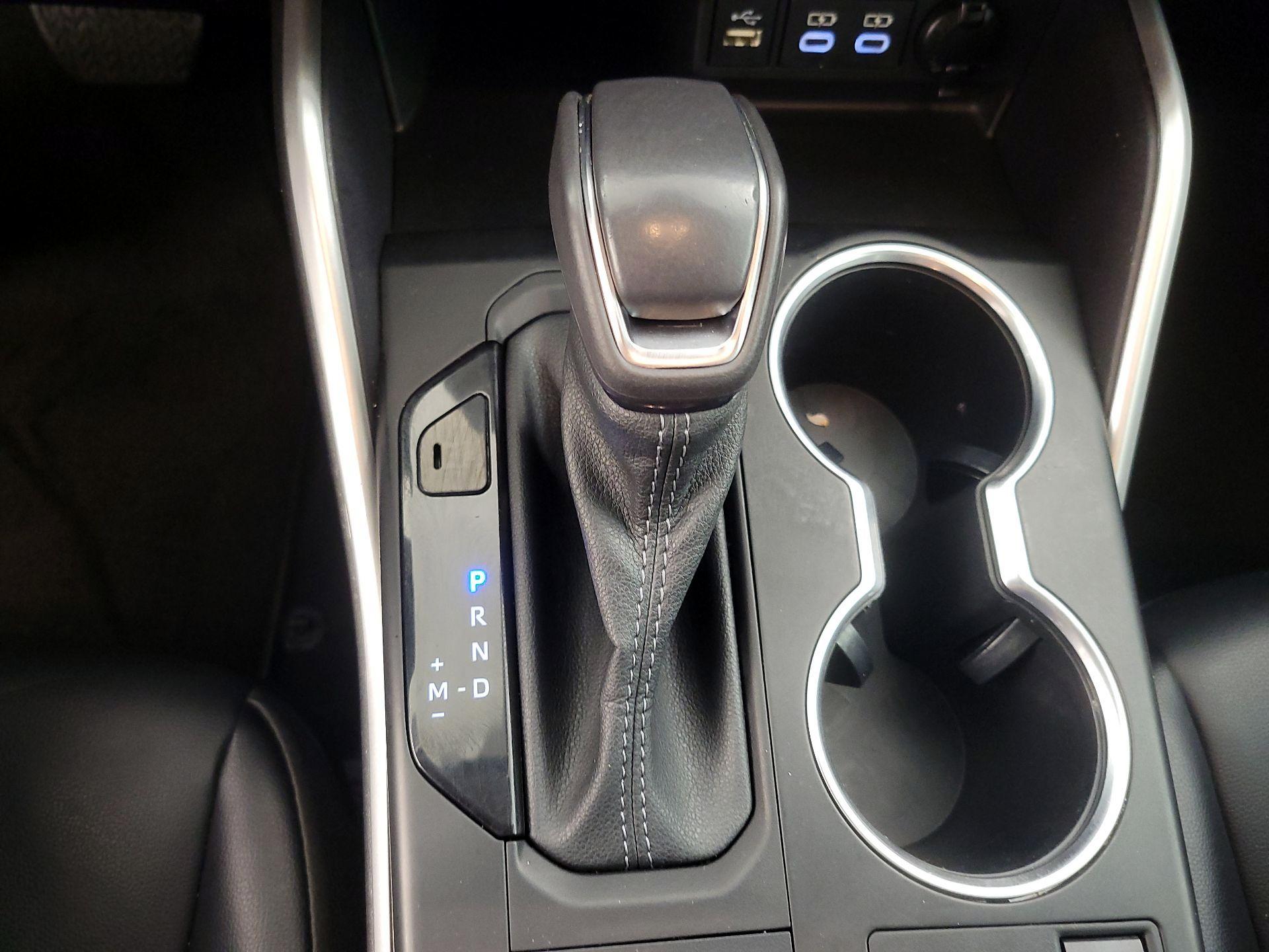 Thumbnail: 2023 Toyota Highlander - 18