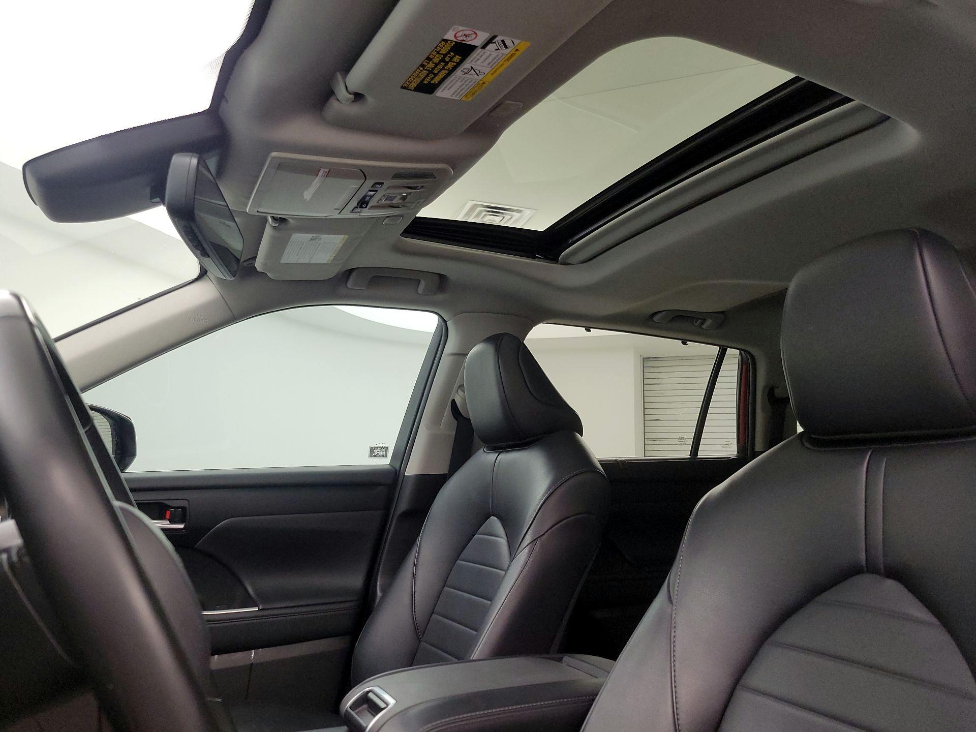 Thumbnail: 2023 Toyota Highlander - 20