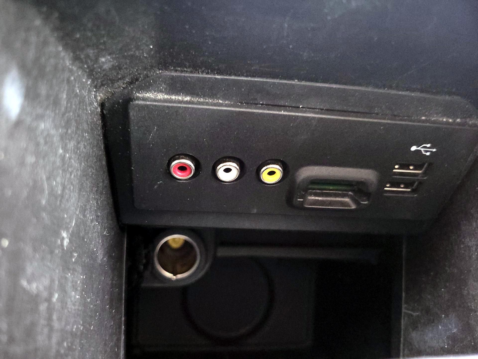 Thumbnail: 2014 Ford C-Max - 17