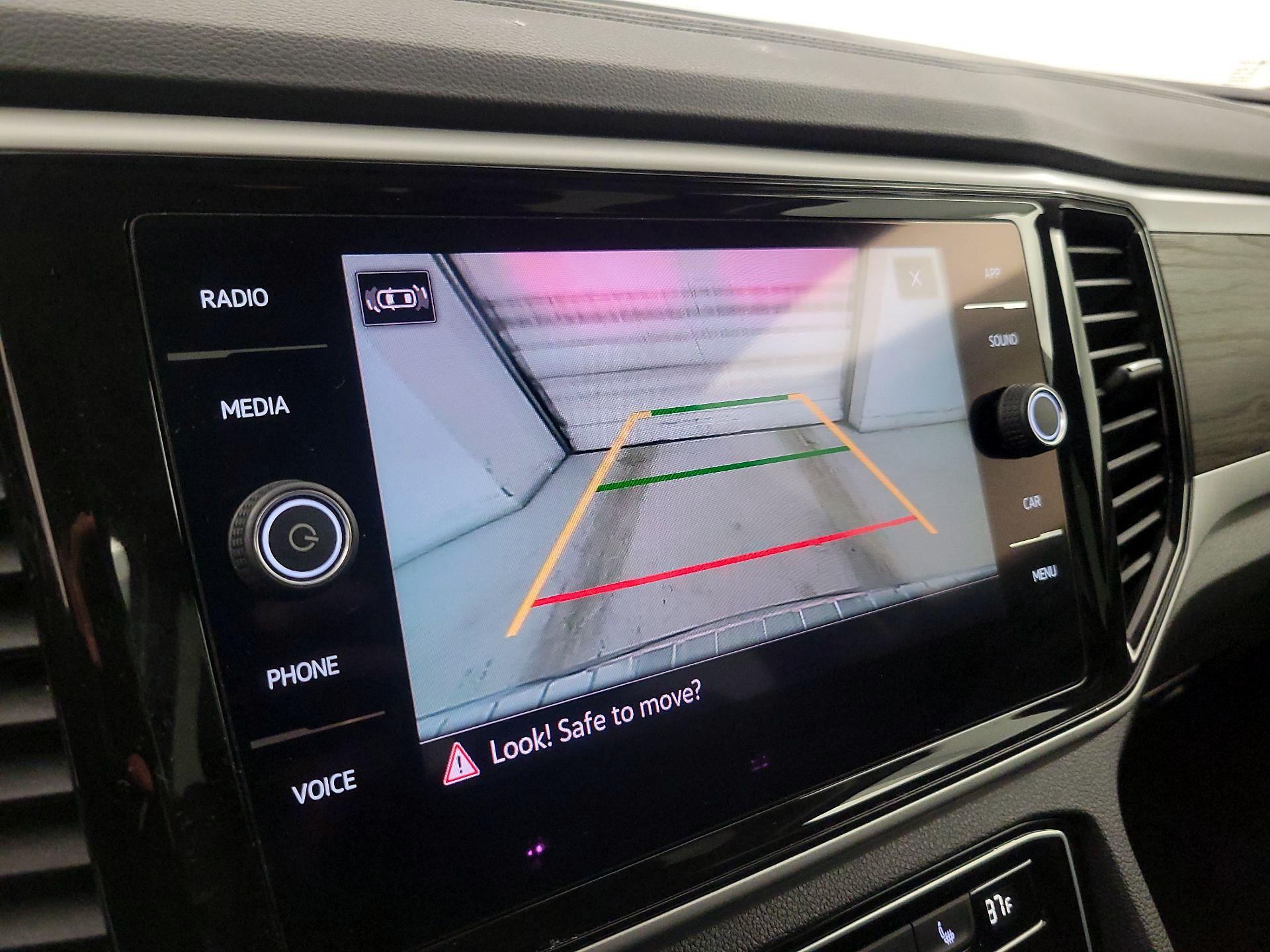 Thumbnail: 2022 Volkswagen Atlas - 14