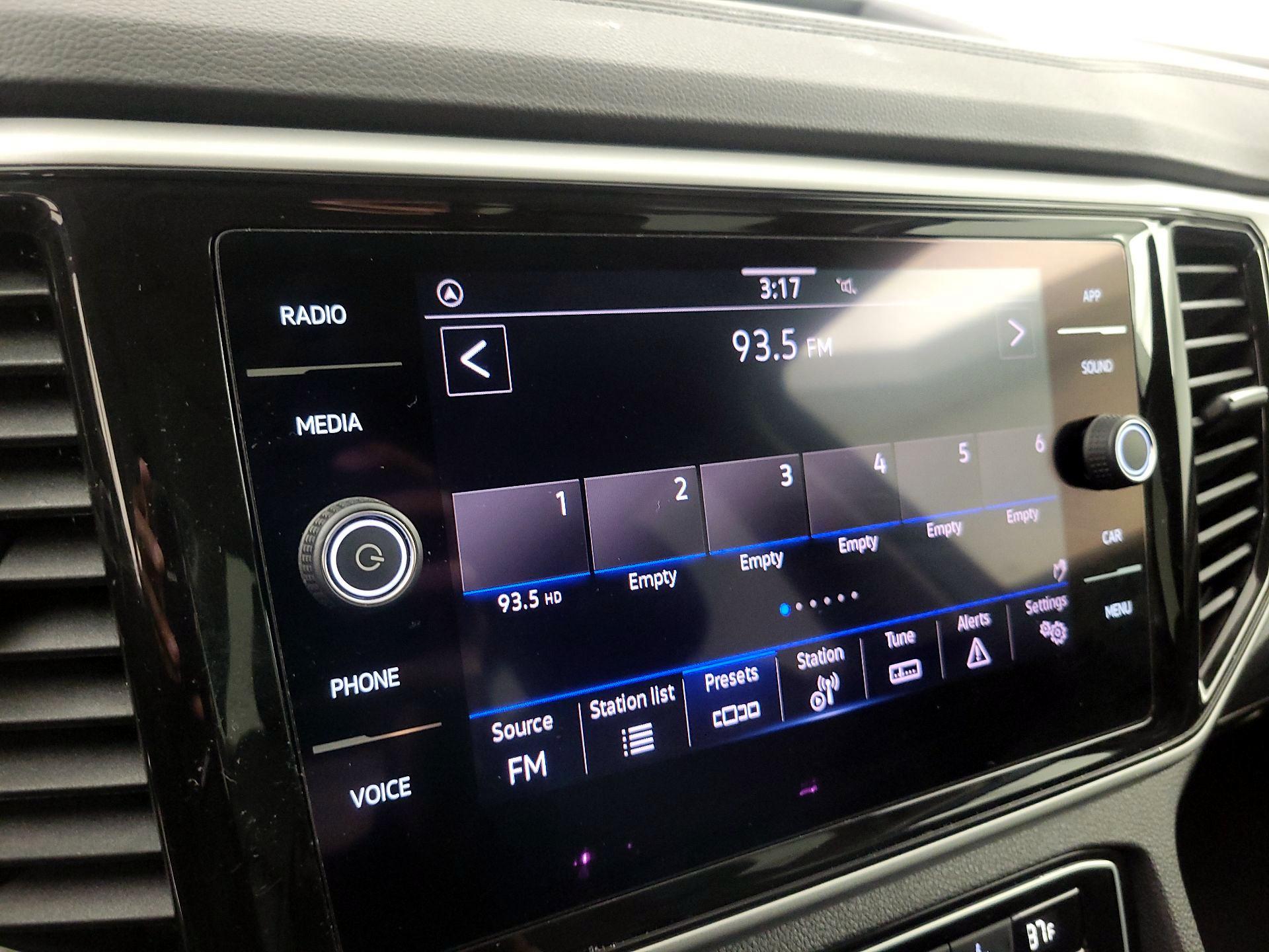 Thumbnail: 2022 Volkswagen Atlas - 15