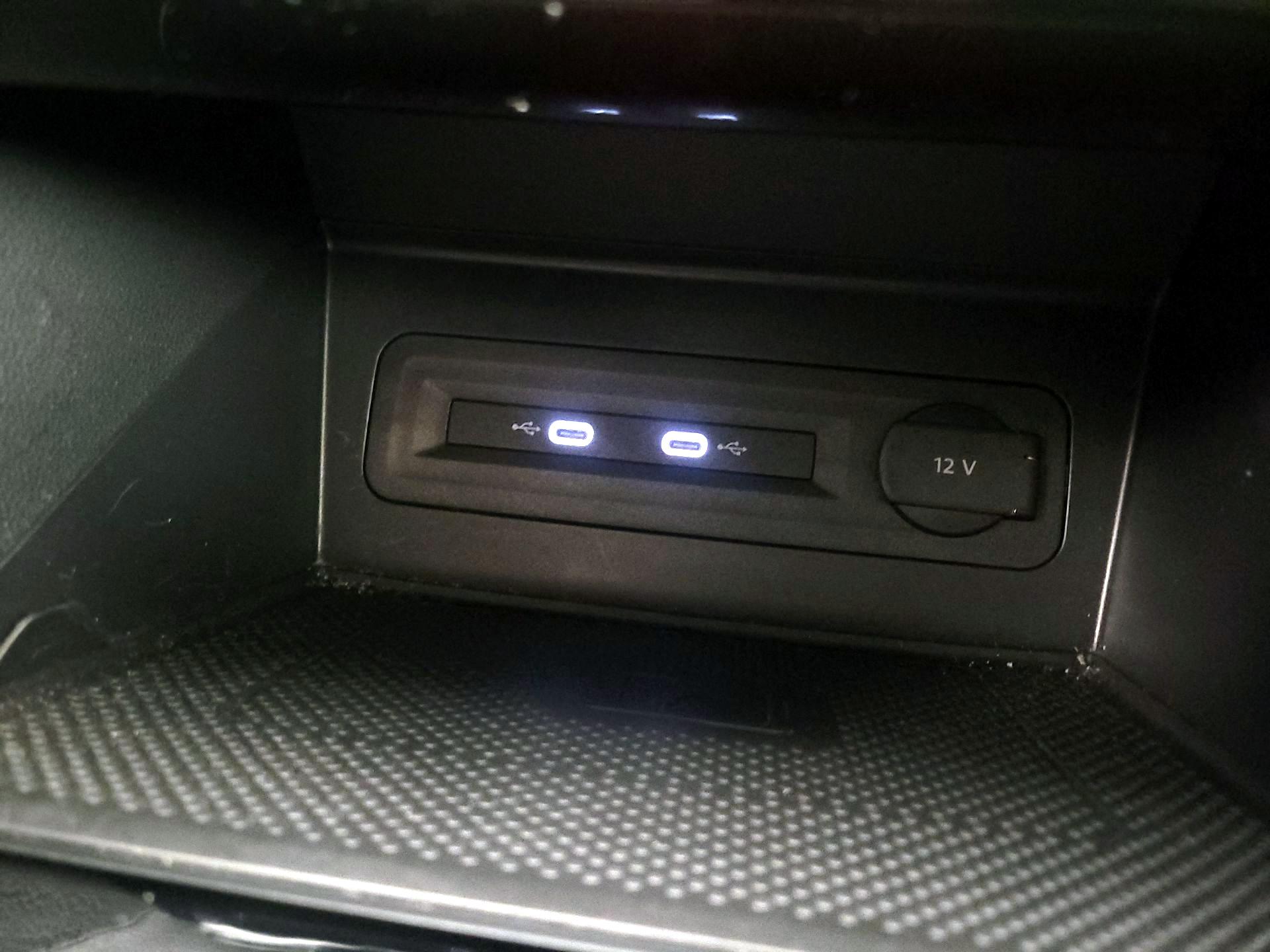 Thumbnail: 2022 Volkswagen Atlas - 18