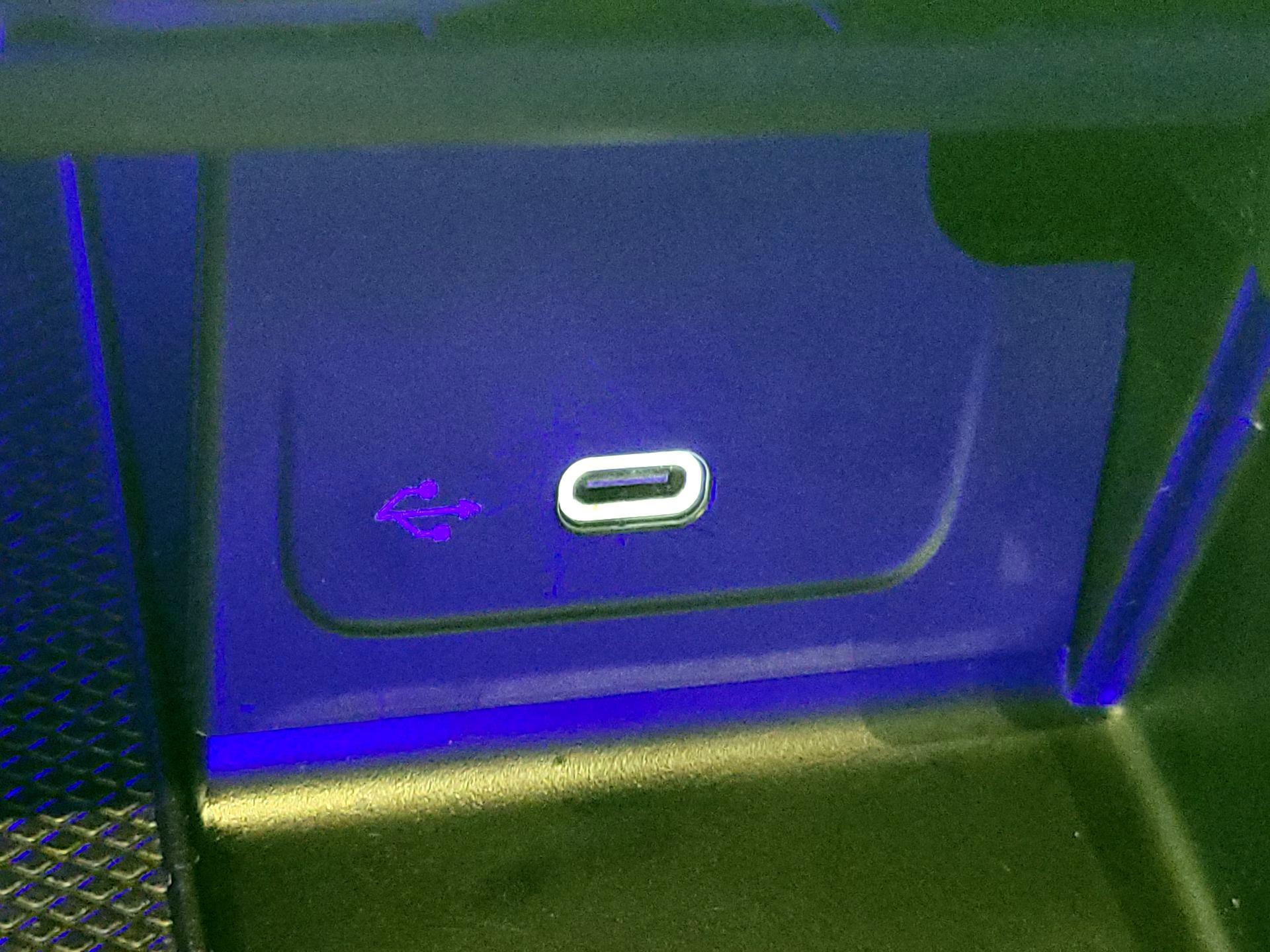 Thumbnail: 2023 Mercedes-Benz C-Class - 18