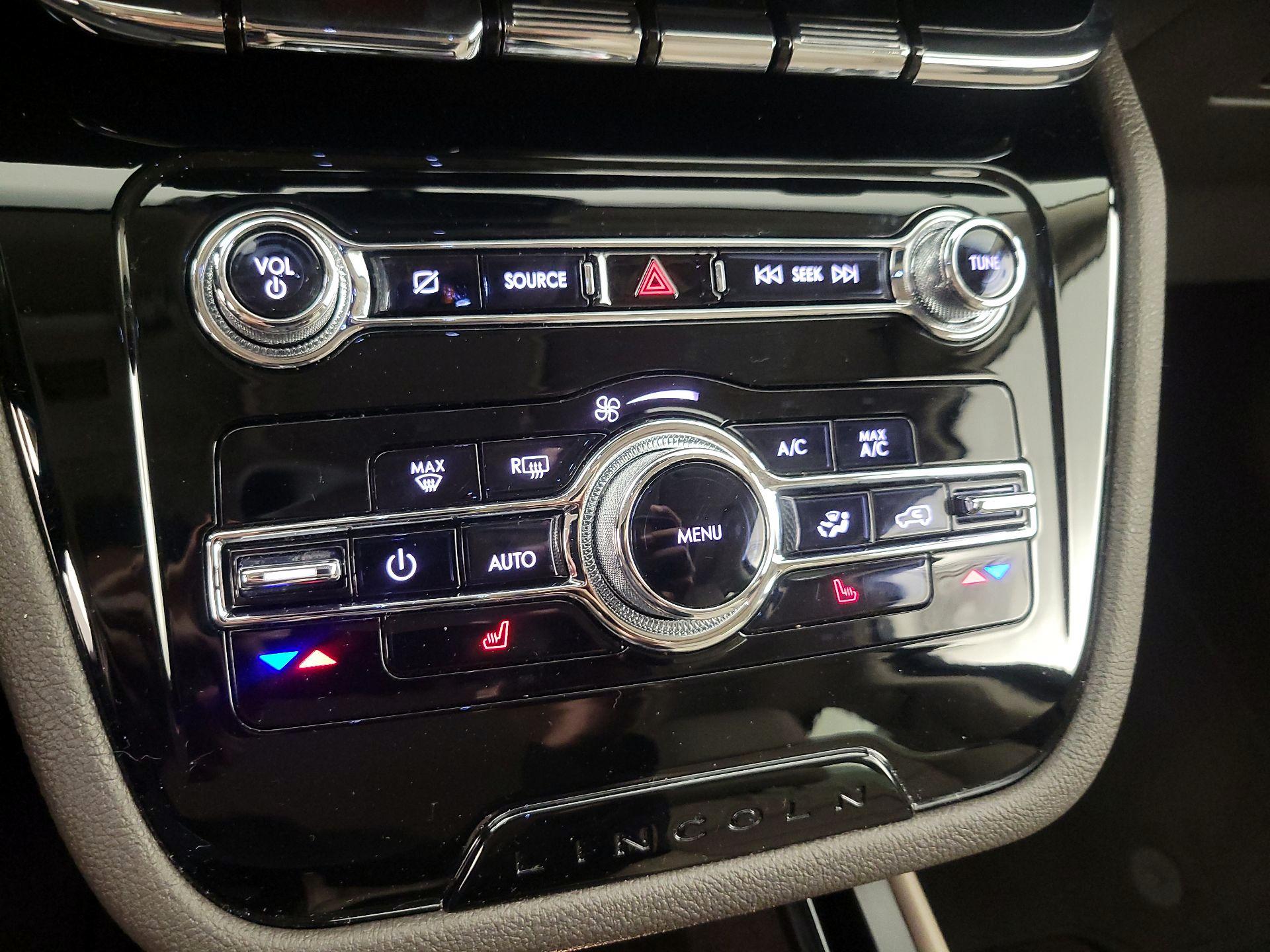 Thumbnail: 2021 Lincoln Corsair - 17