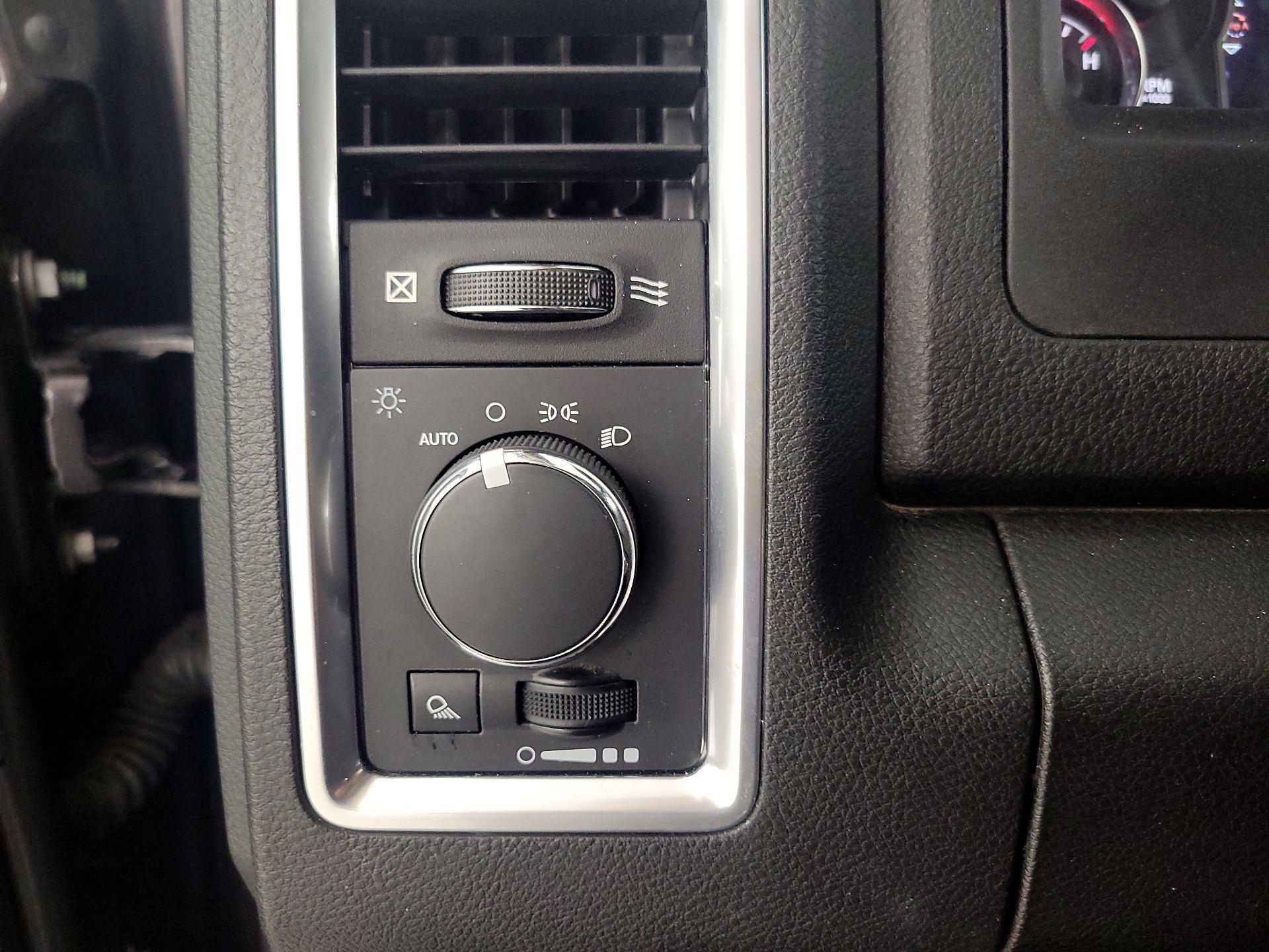 Thumbnail: 2023 RAM 1500 Classic - 13